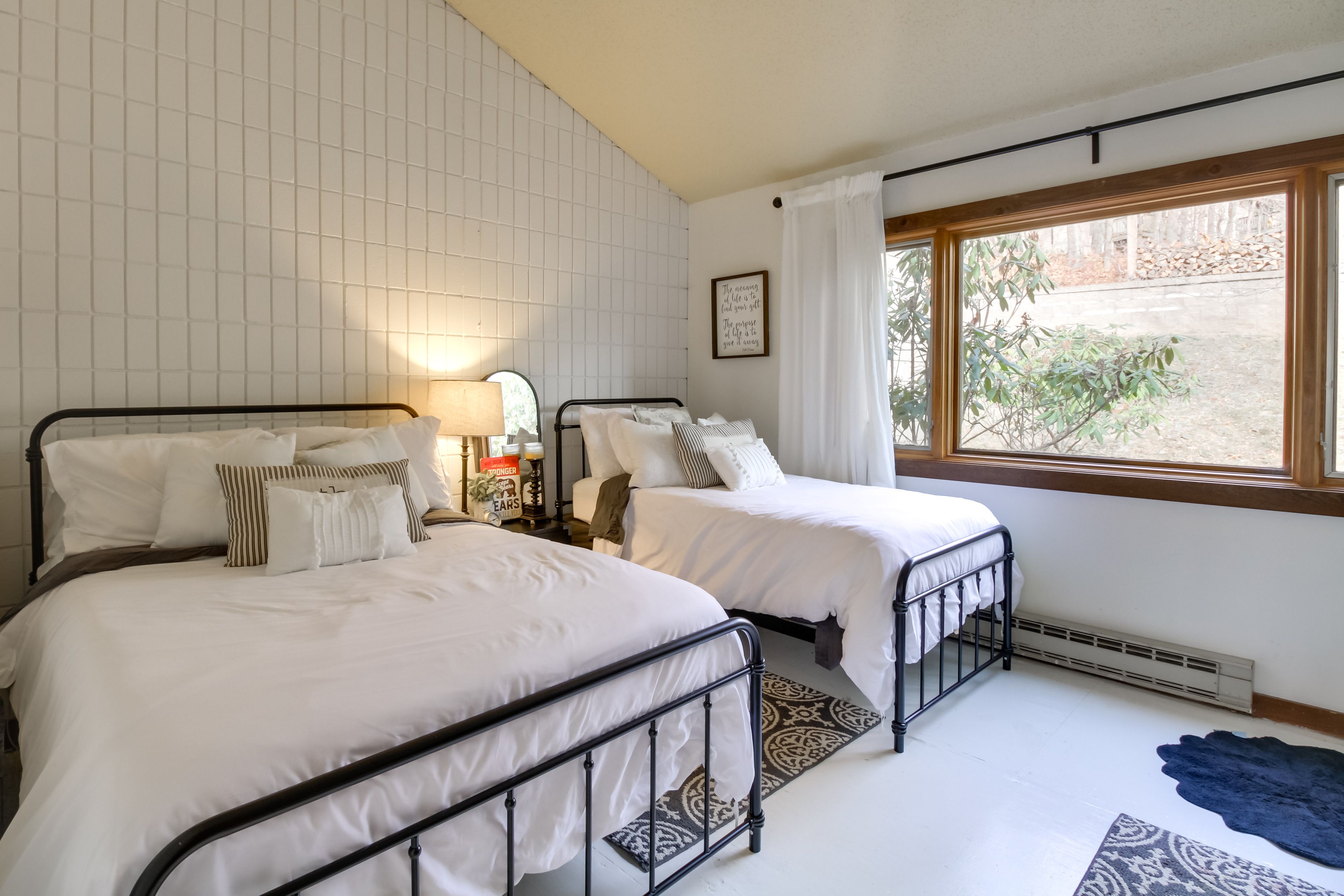 Bedroom 4 | 2nd Floor | Full Bed | Twin Bed | Smart TV