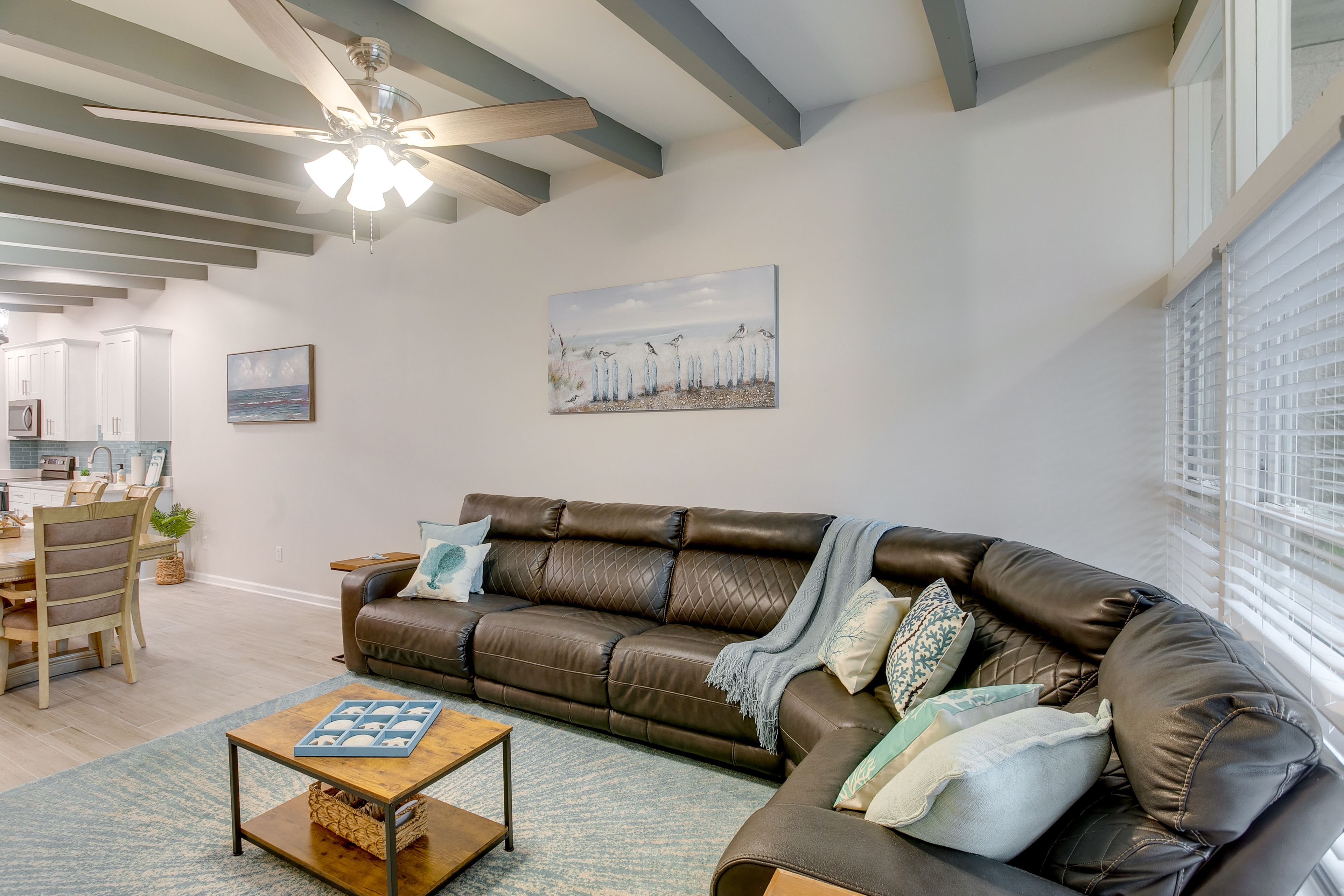 Living Room | Flat-Screen TV