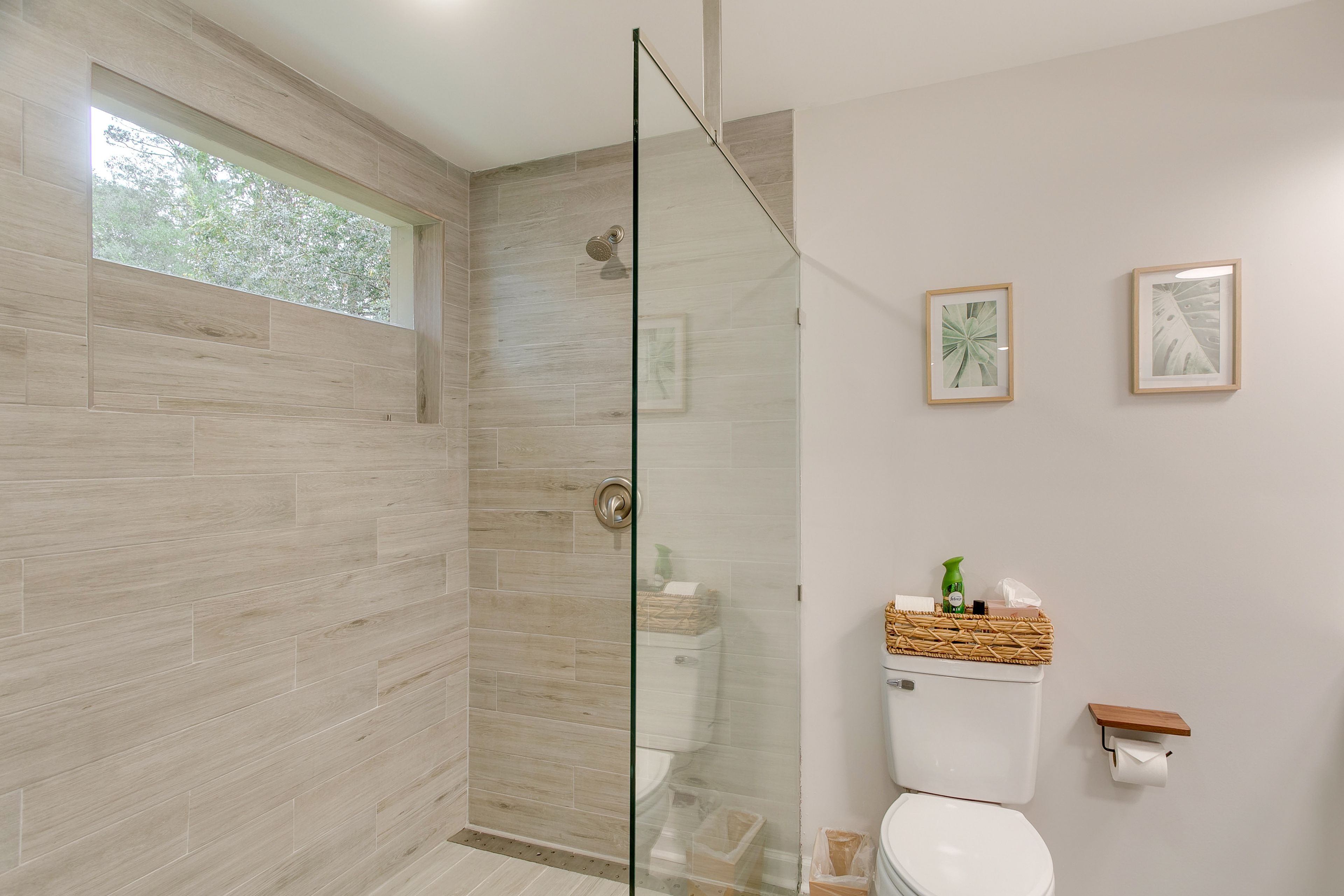 Full Bathroom | Complimentary Toiletries | Double Sinks