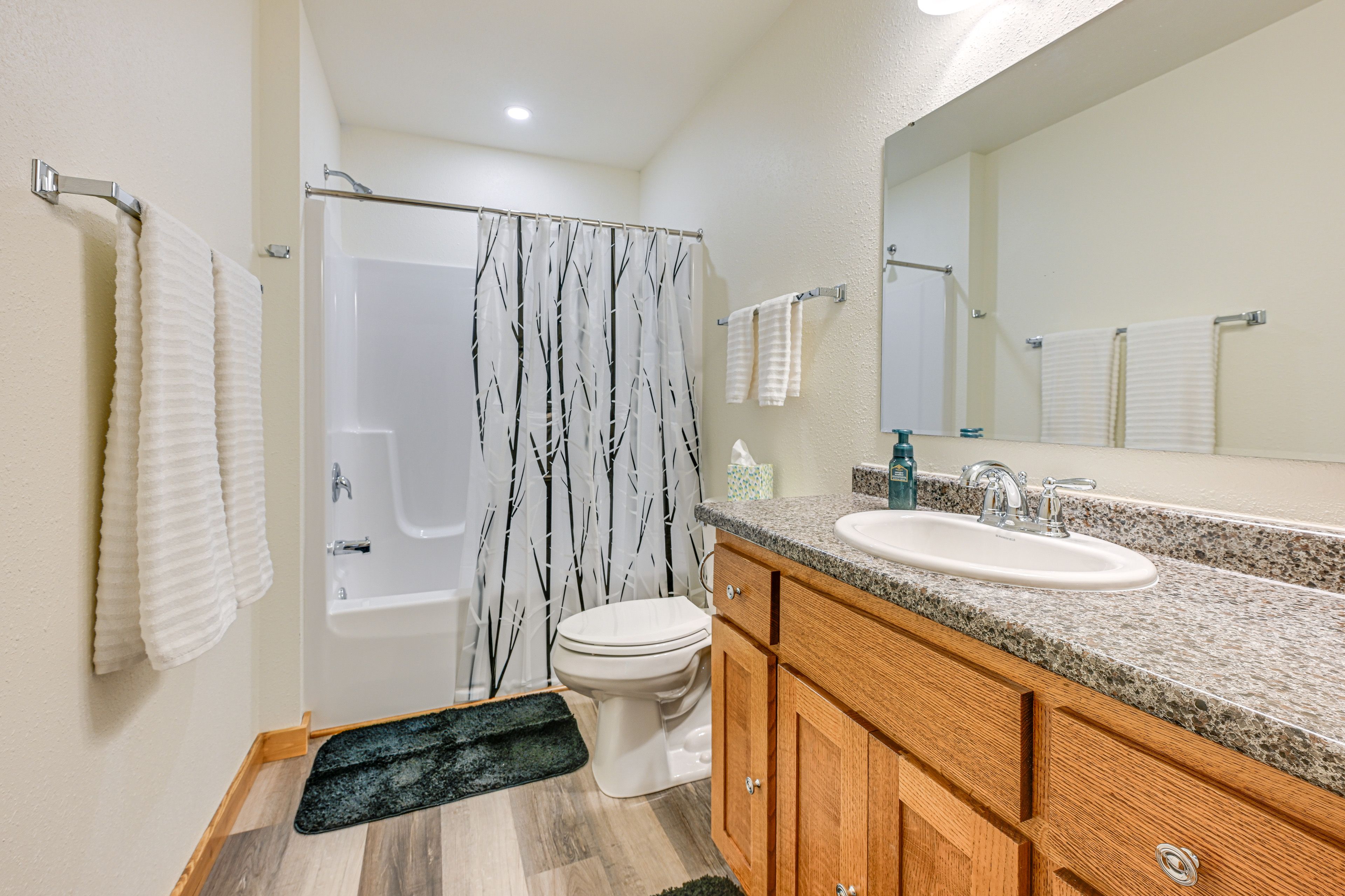 Full Bath | Complimentary Toiletries