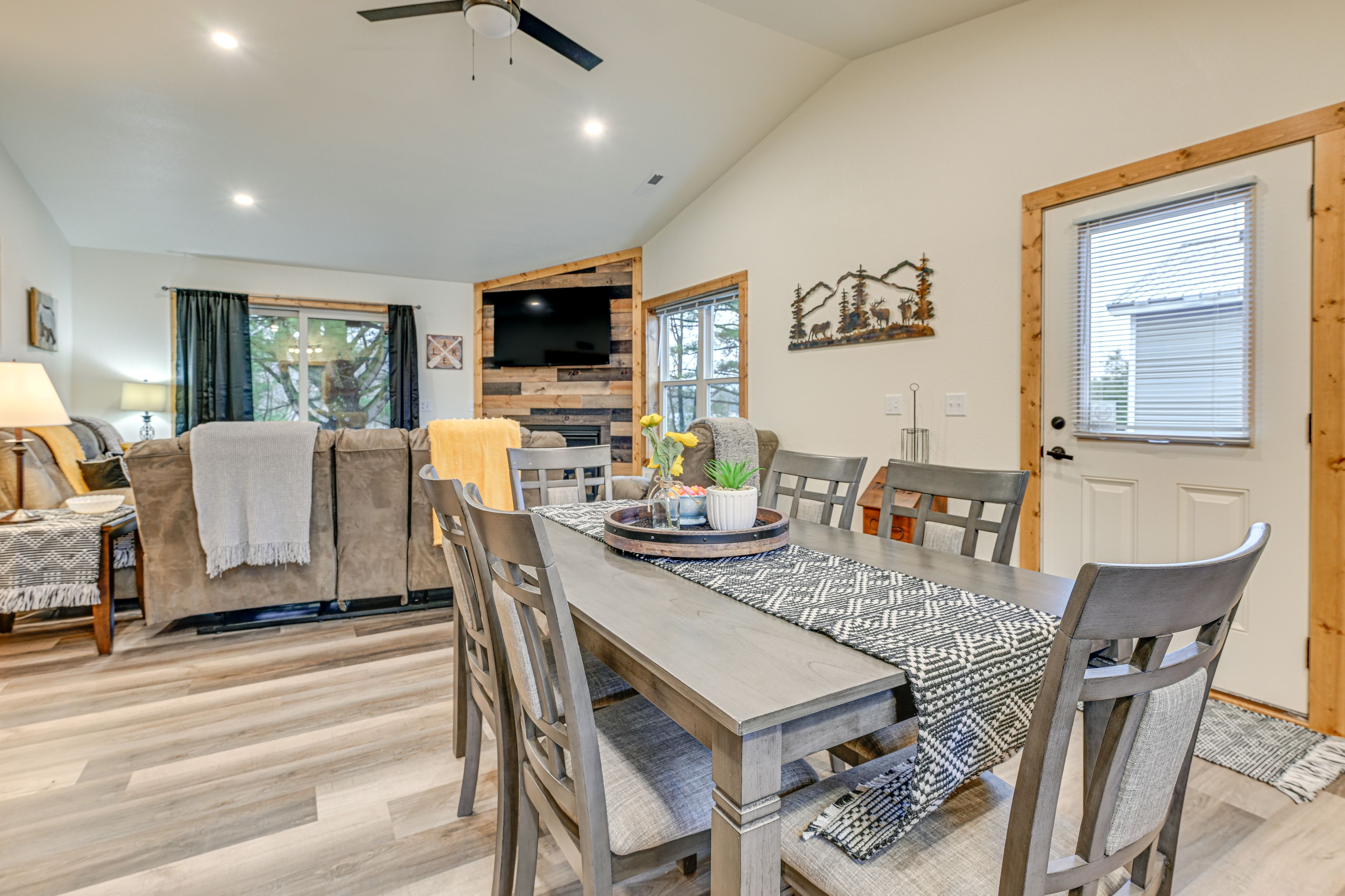 Dining Area | Dishware & Flatware
