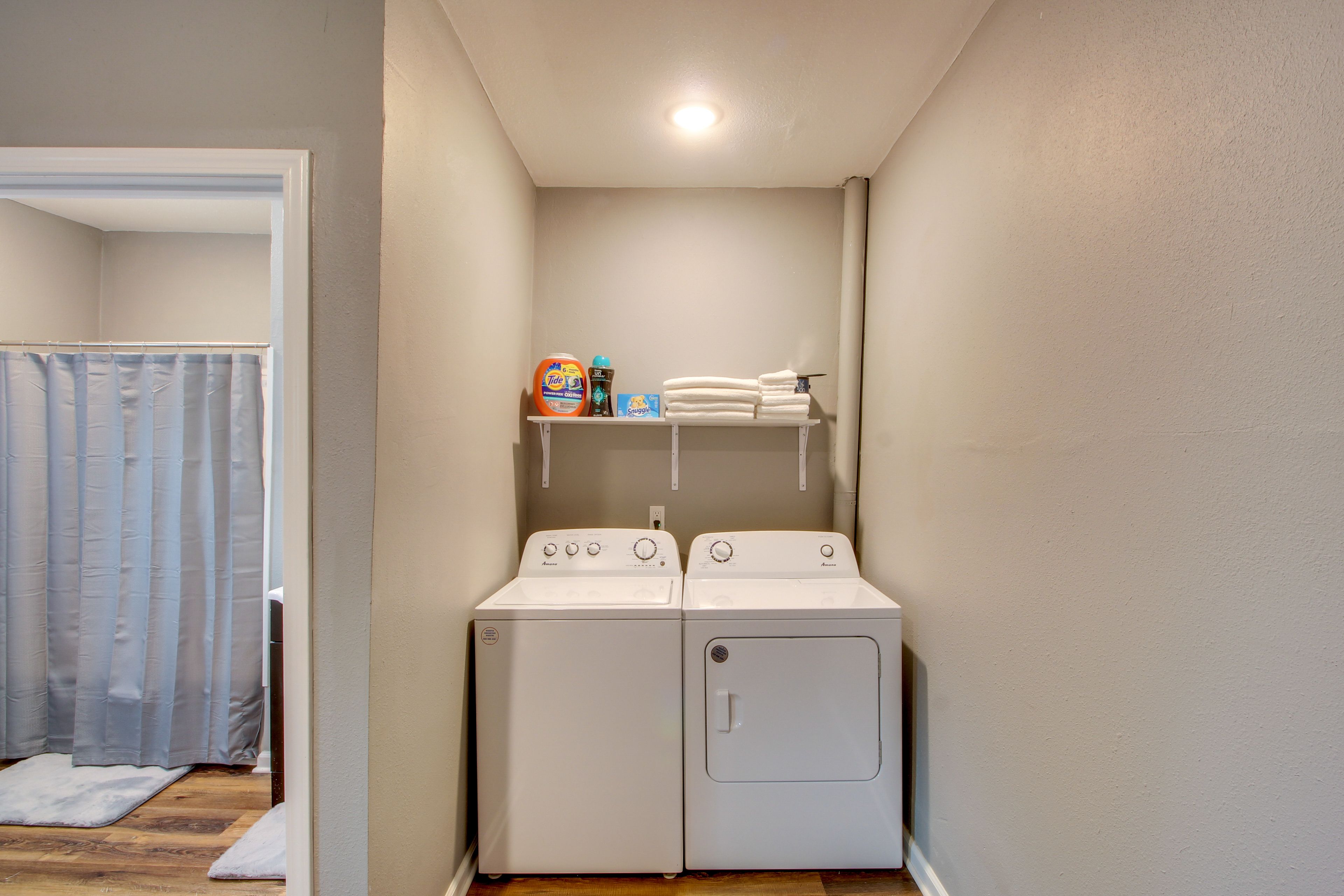 Bedroom | Laundry Area | Washer/Dryer | Hangers | Trash Bags/Paper Towels