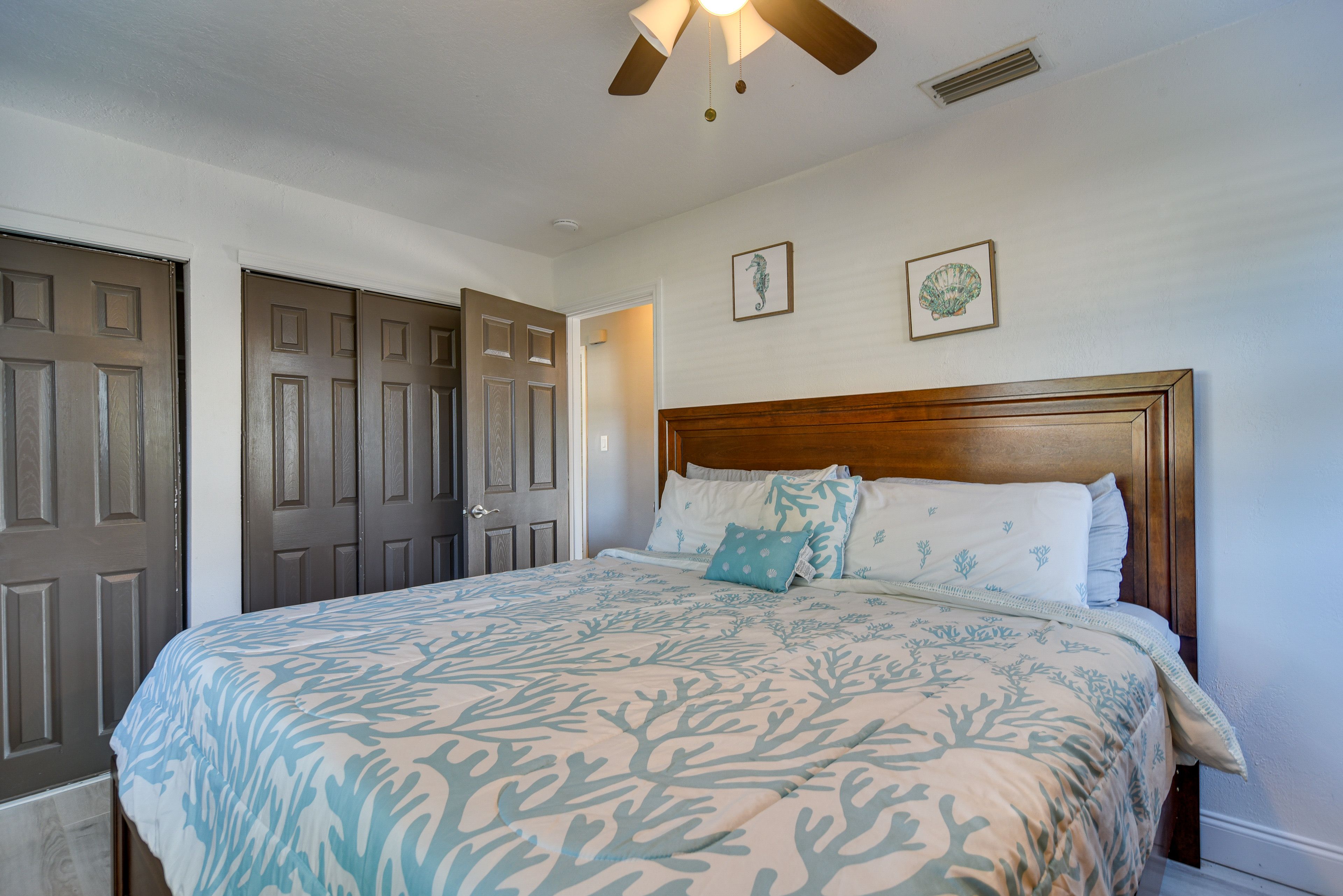 Bedroom 1 | King Bed | Smart TV | Linens Provided