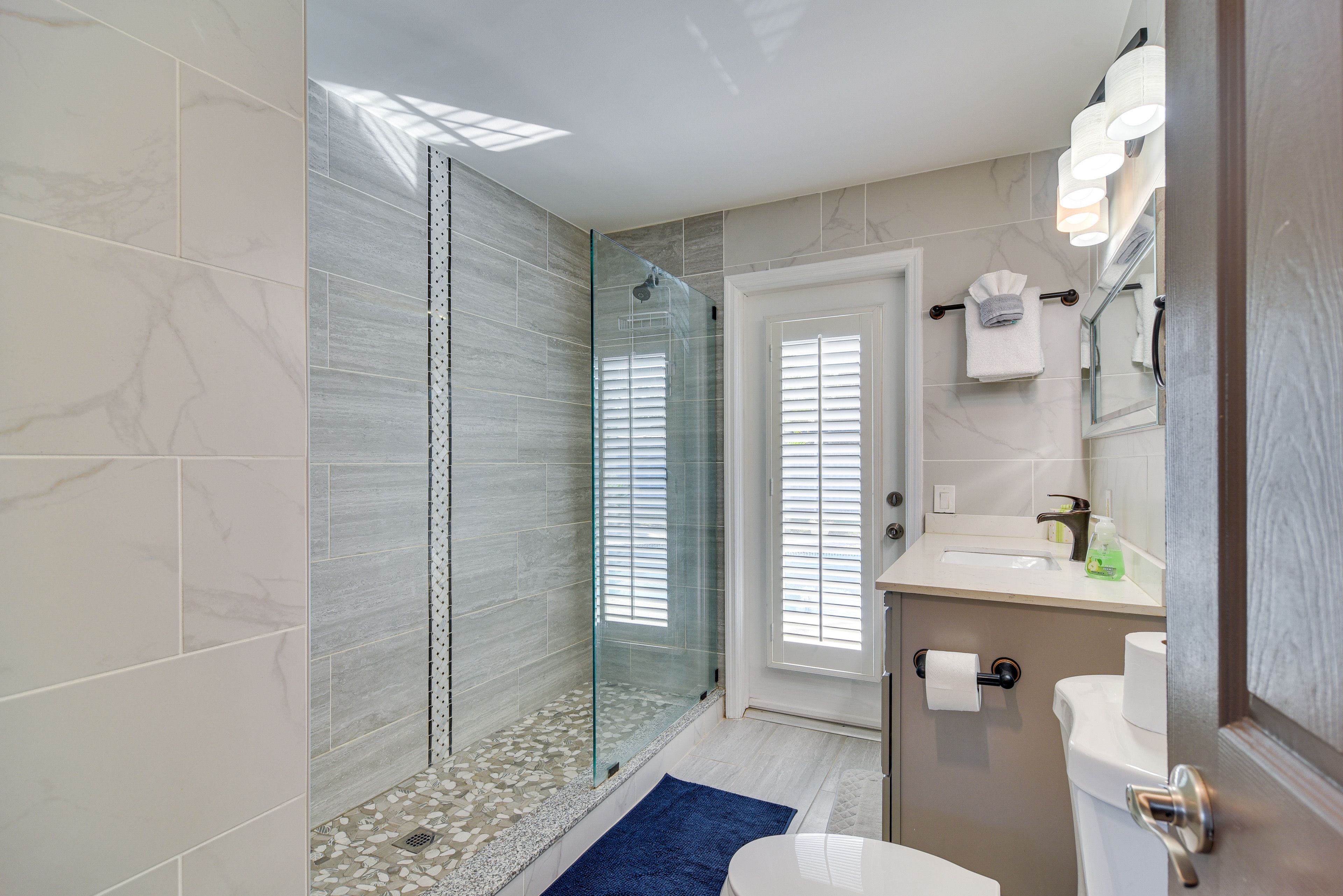 Full Bathroom | Walk-In Shower | Complimentary Toiletries | Hair Dryer