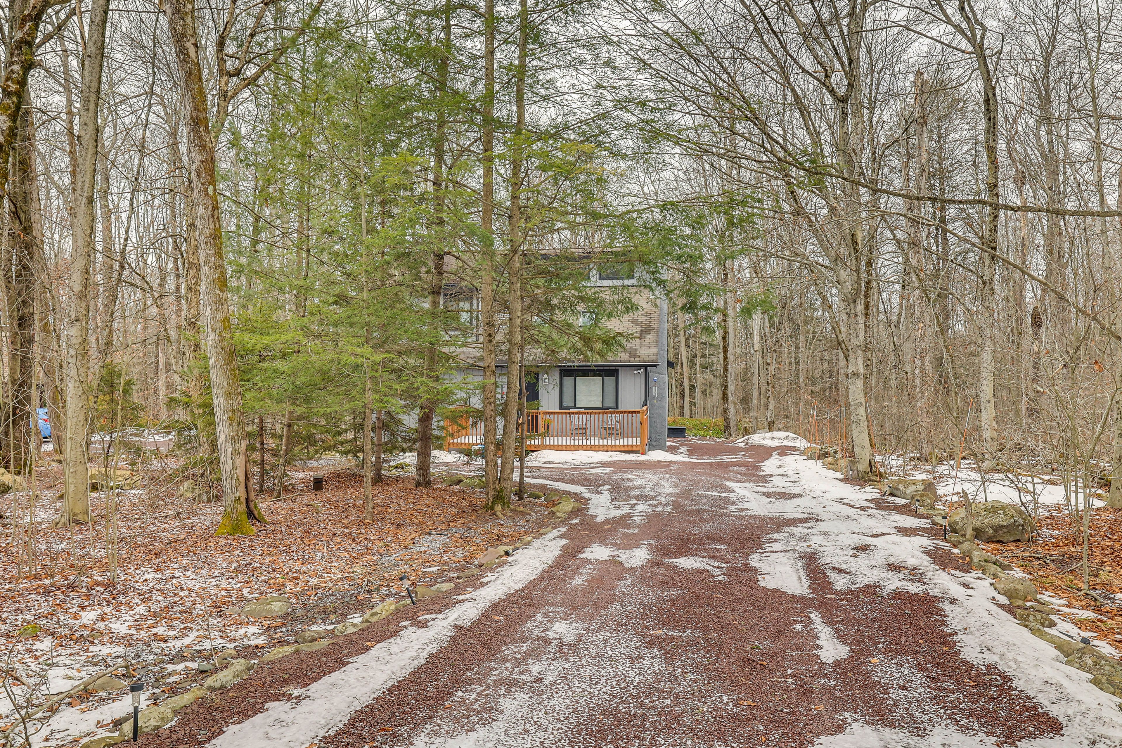 Driveway (4 Vehicles) | Keyless Entry