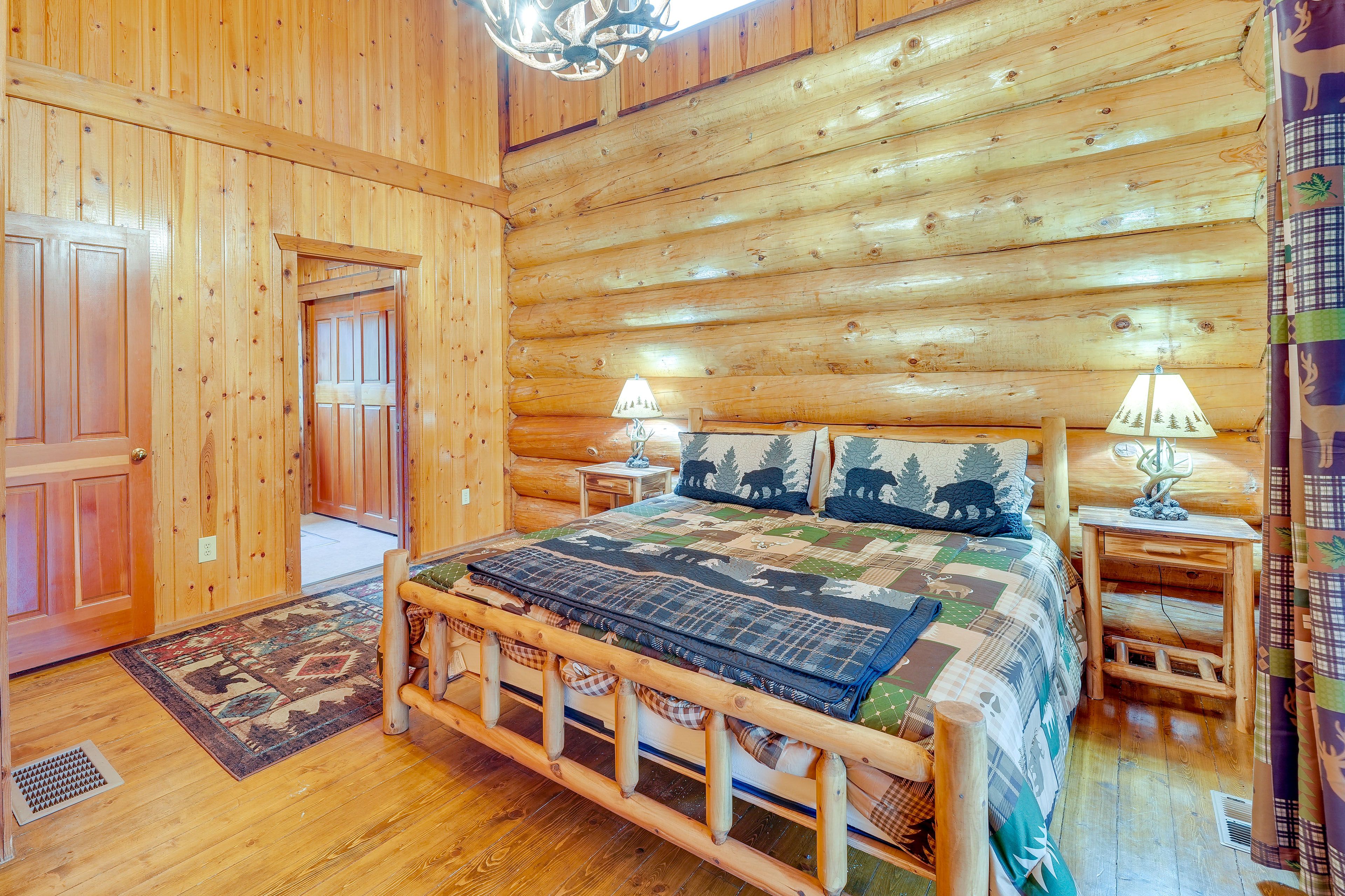 Bedroom 1 | King Bed | Linens Provided