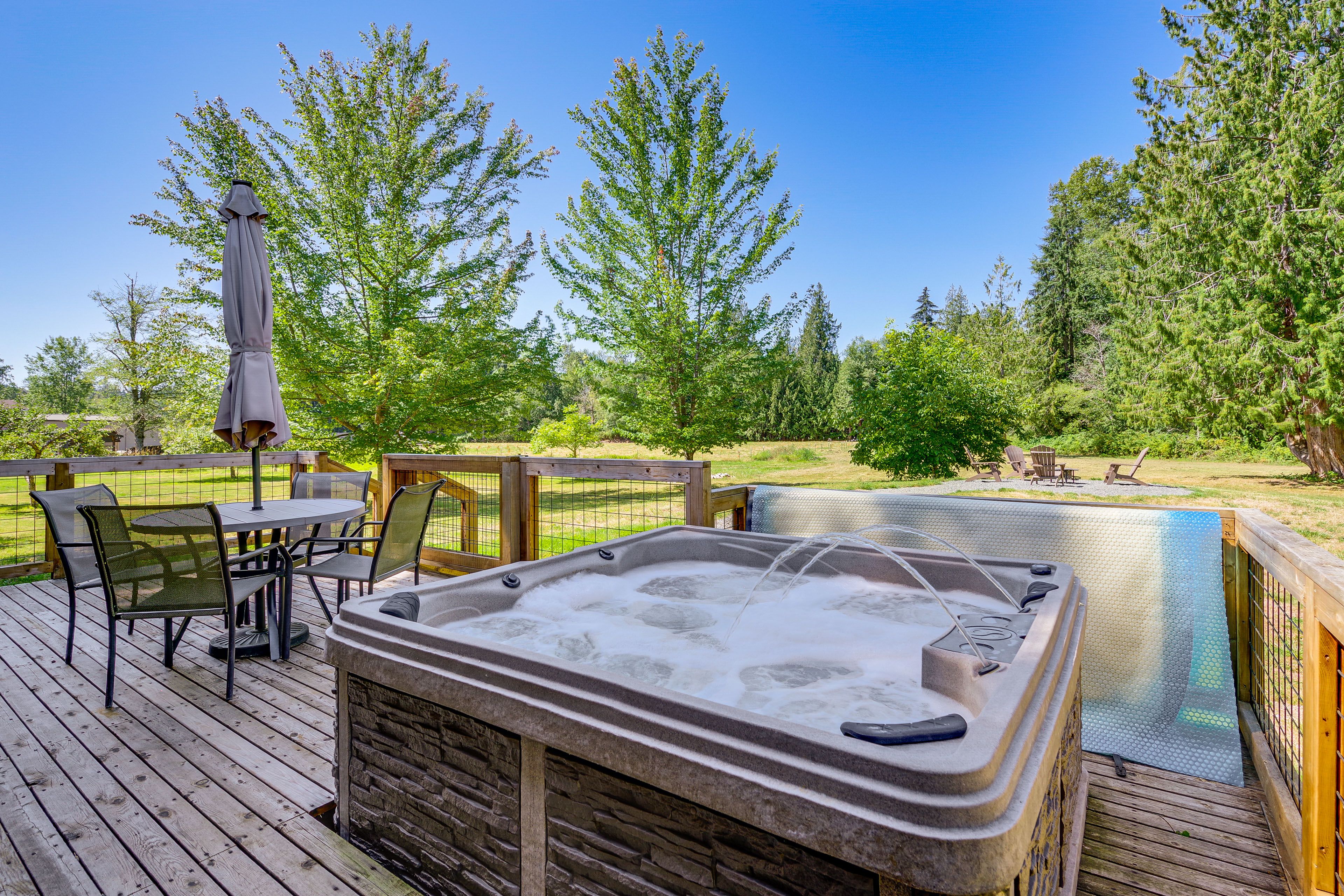 Private Hot Tub | Deck