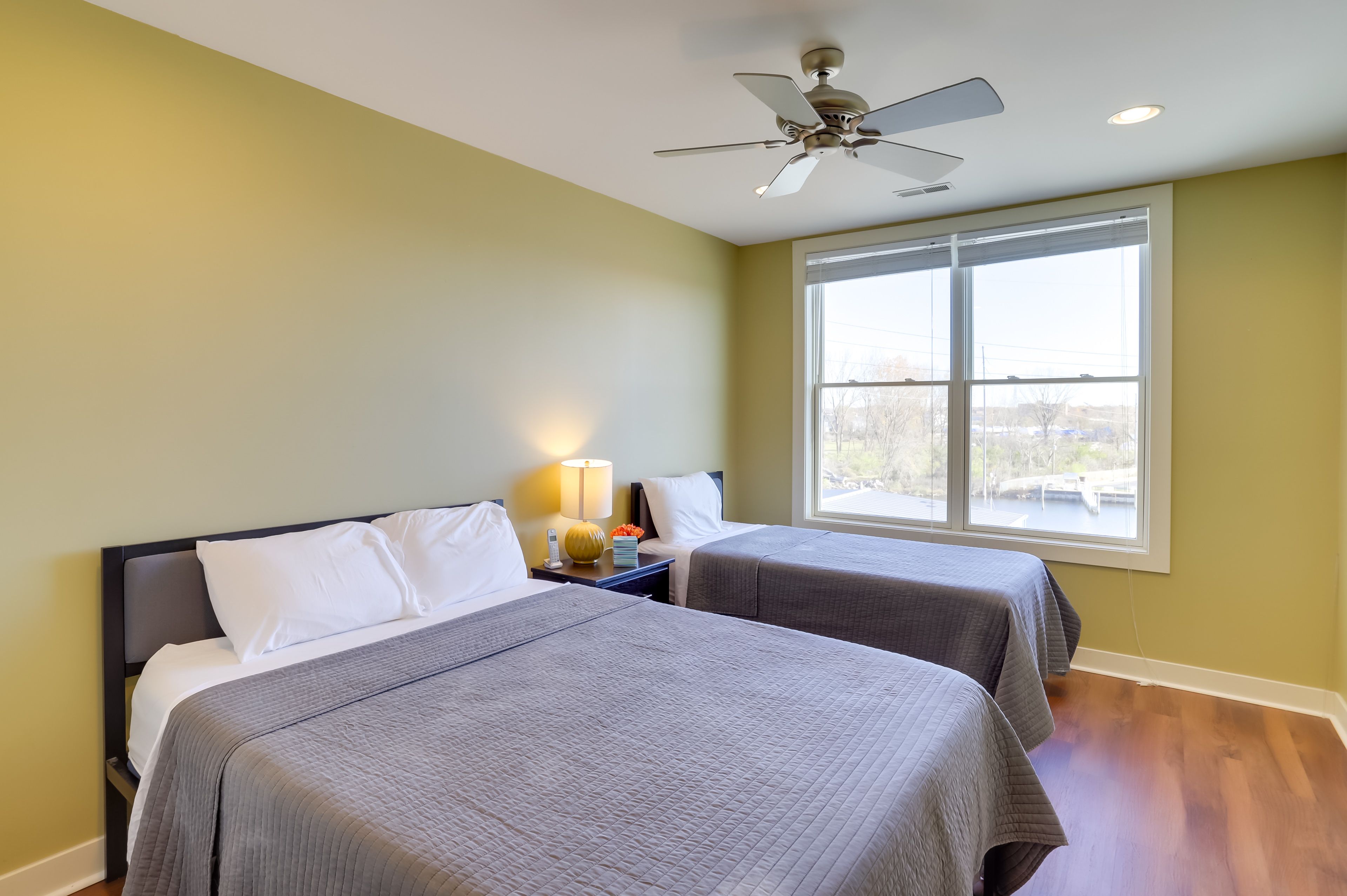 Bedroom 2 | Queen Bed | Twin Bed