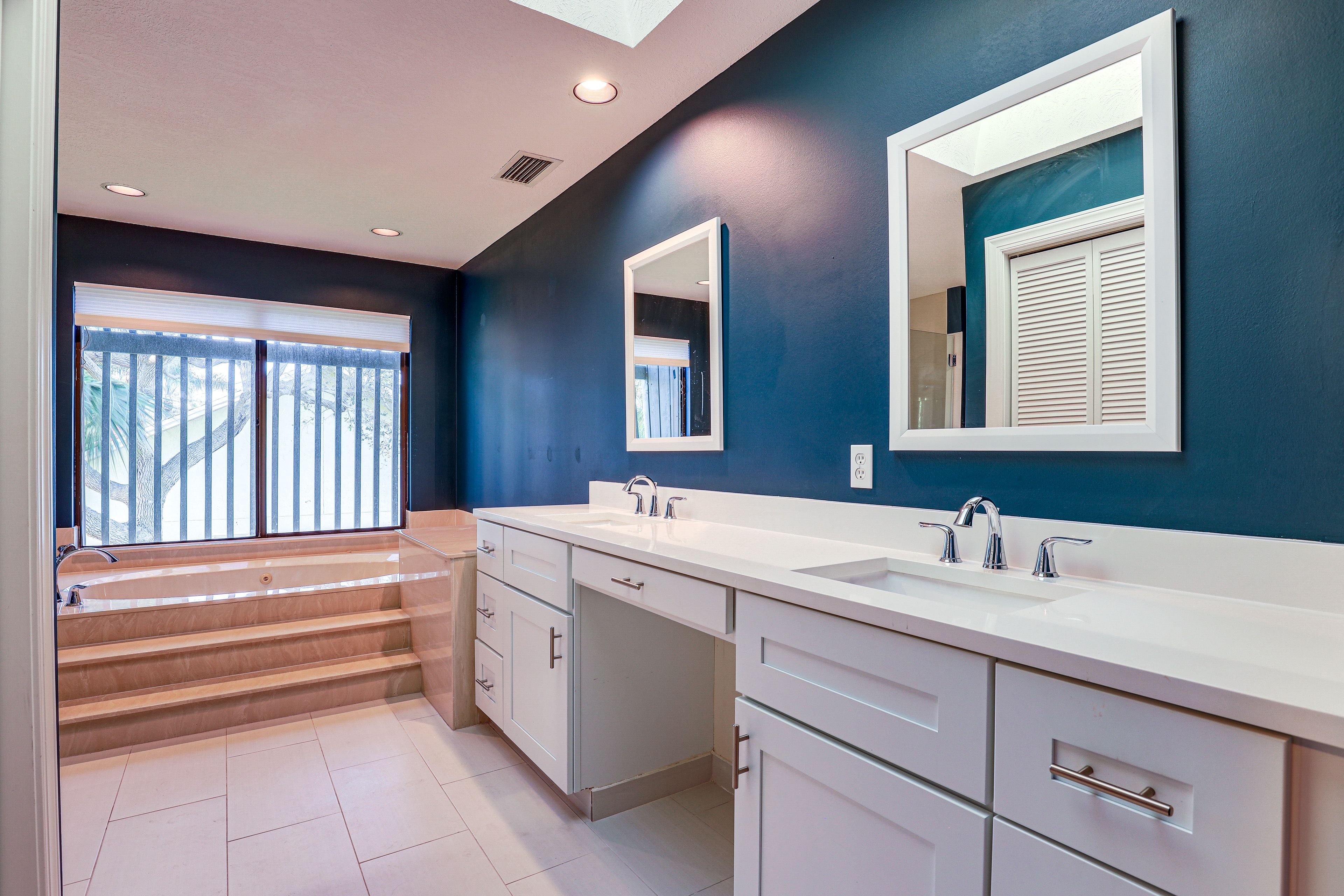 En-Suite Bathroom | Jetted Tub