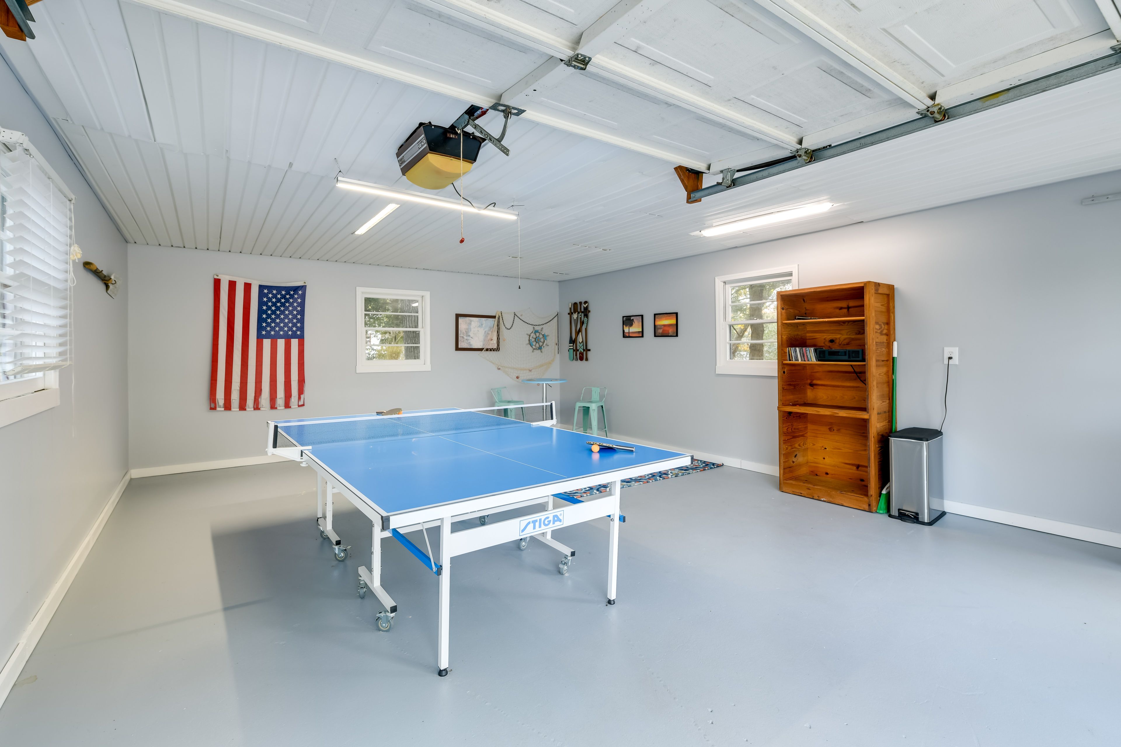 Detached Garage | Ping Pong Table