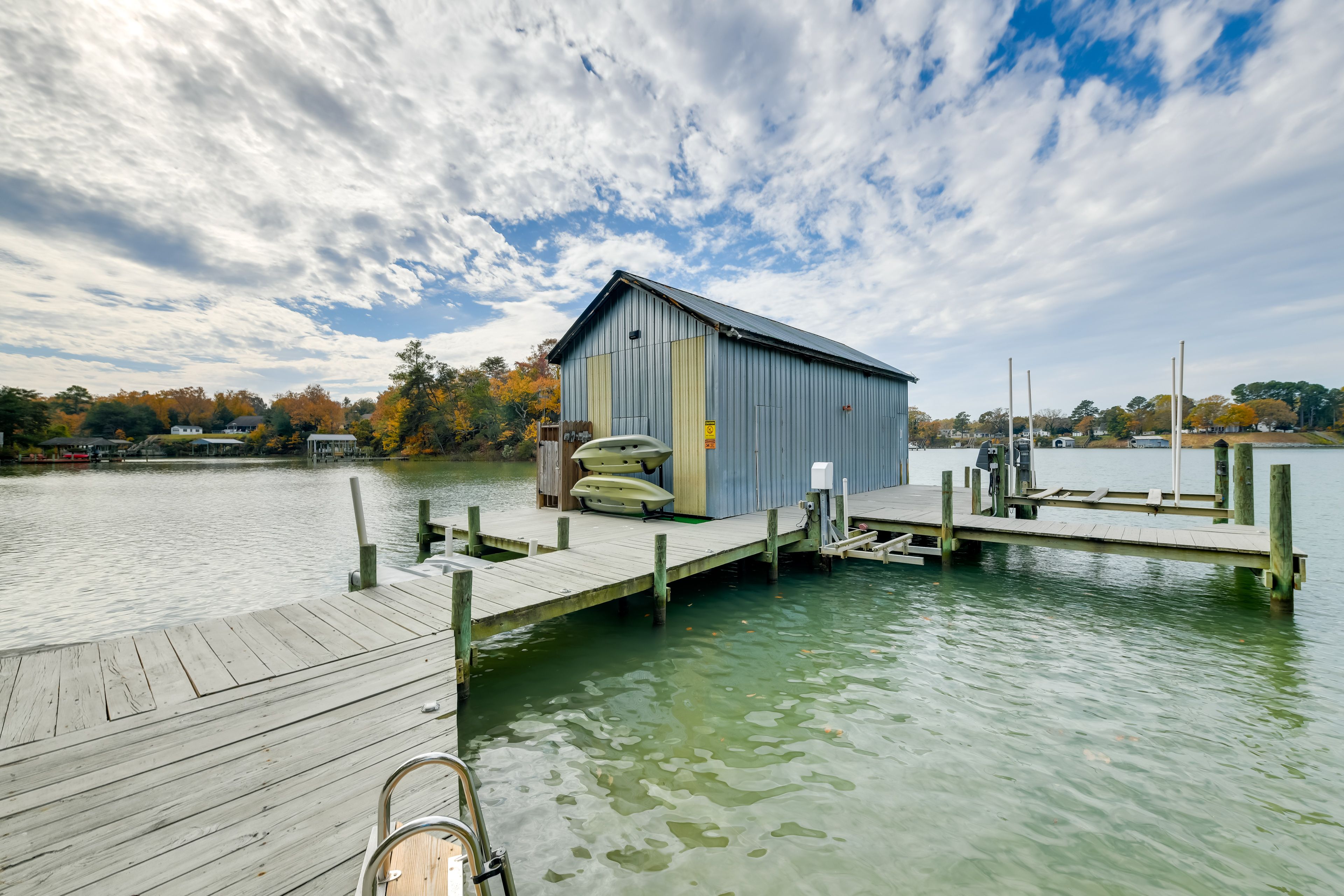Private Dock | Electric & Floating Jet Ski Lifts | Boat Lift Not Available