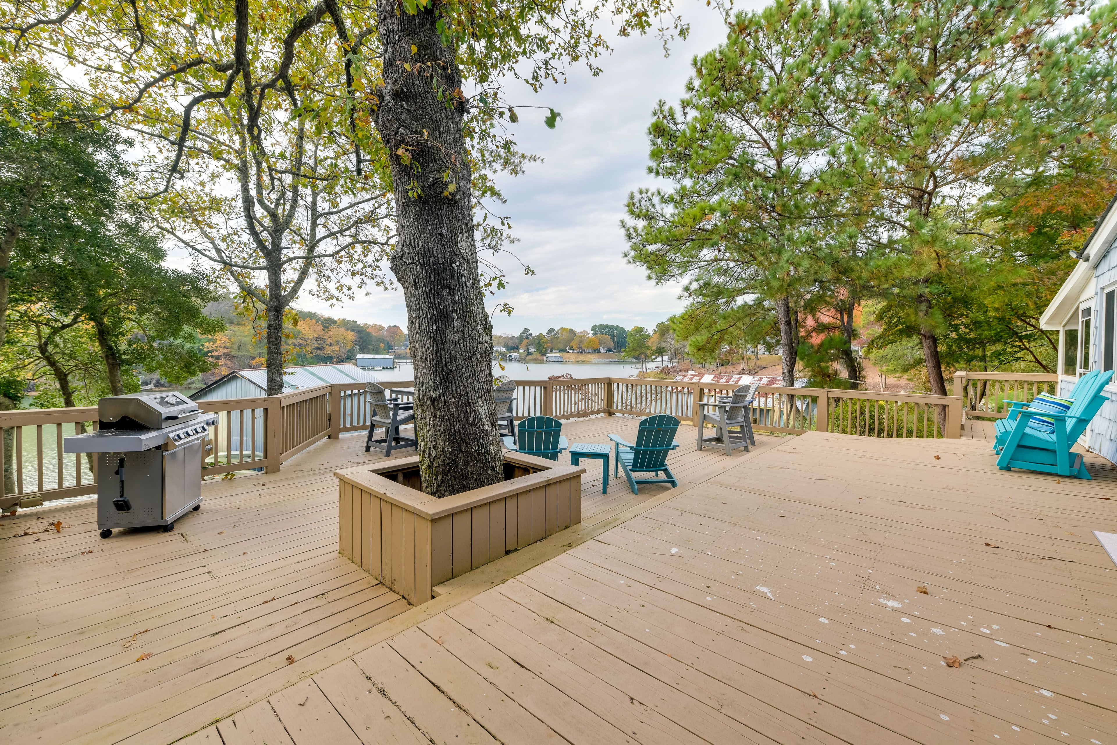 Deck | Gas Grill | Dining Area