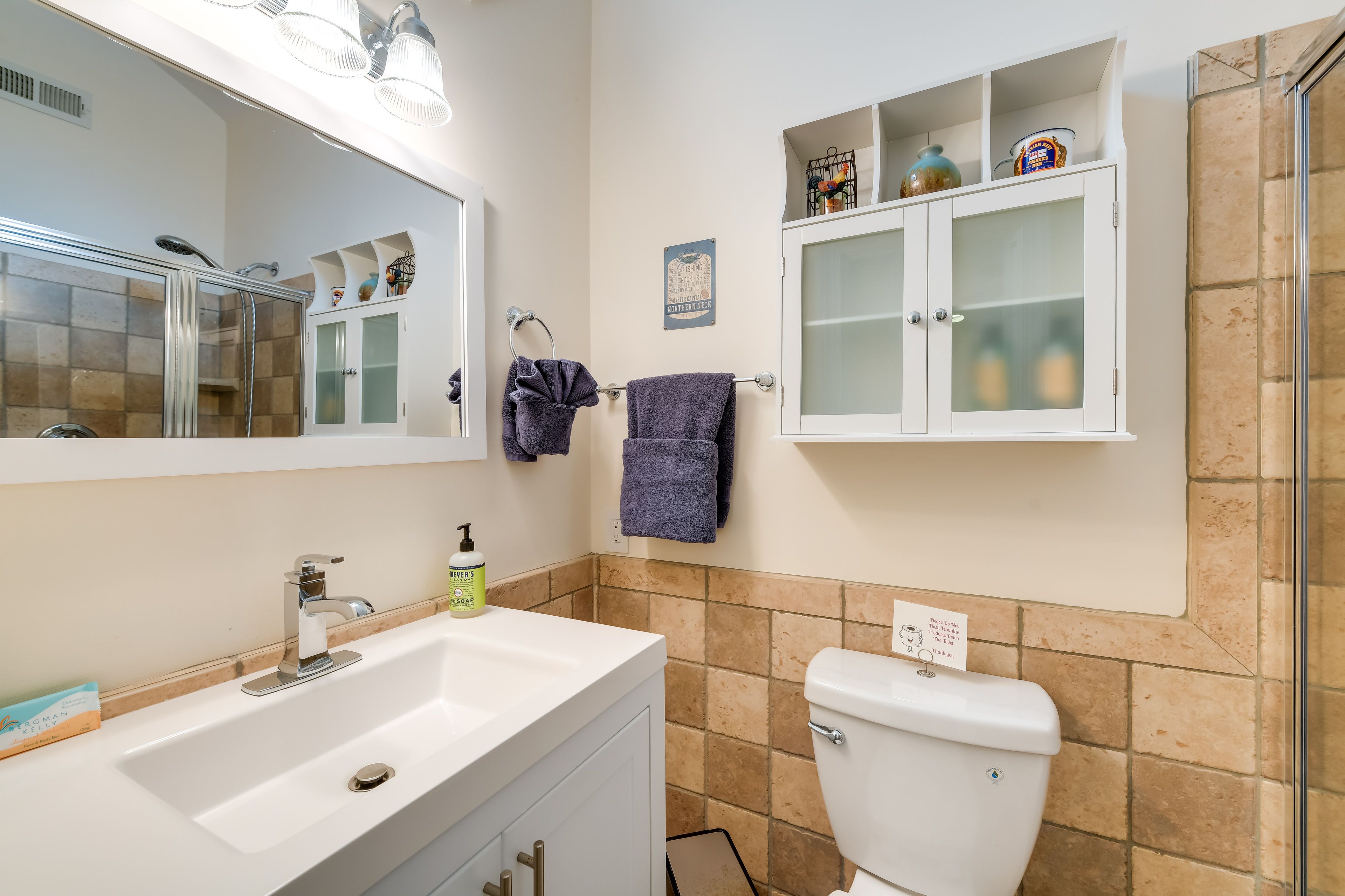 Full Bathroom | Towels Provided | Complimentary Toiletries