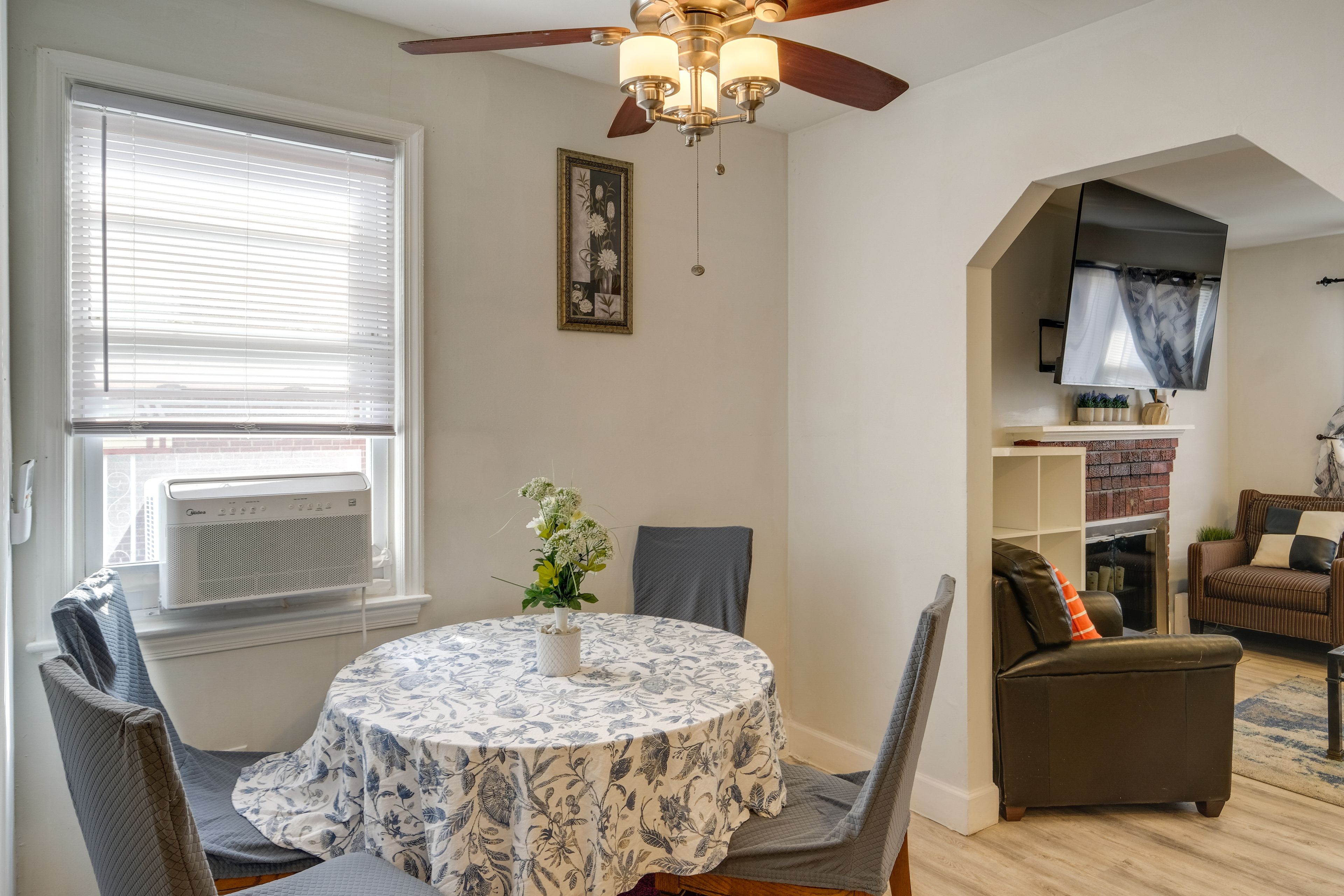Dining Area | Dishware & Flatware Provided | Central A/C & Heating