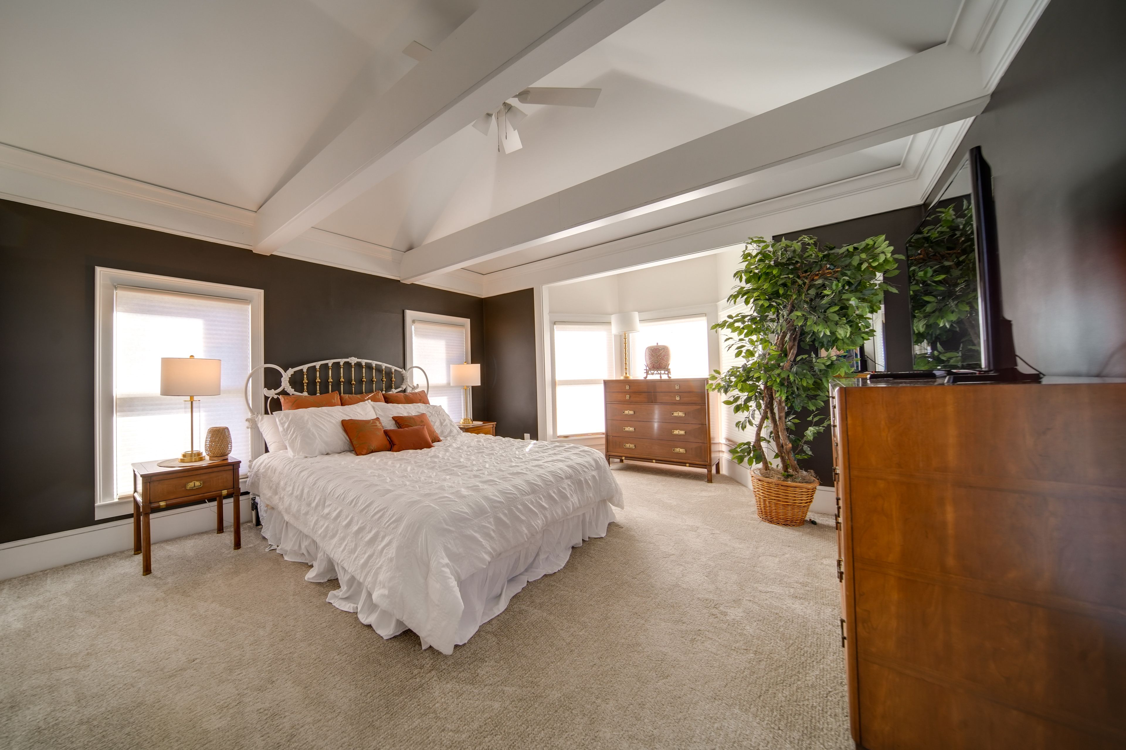 Bedroom 1 | California King Bed