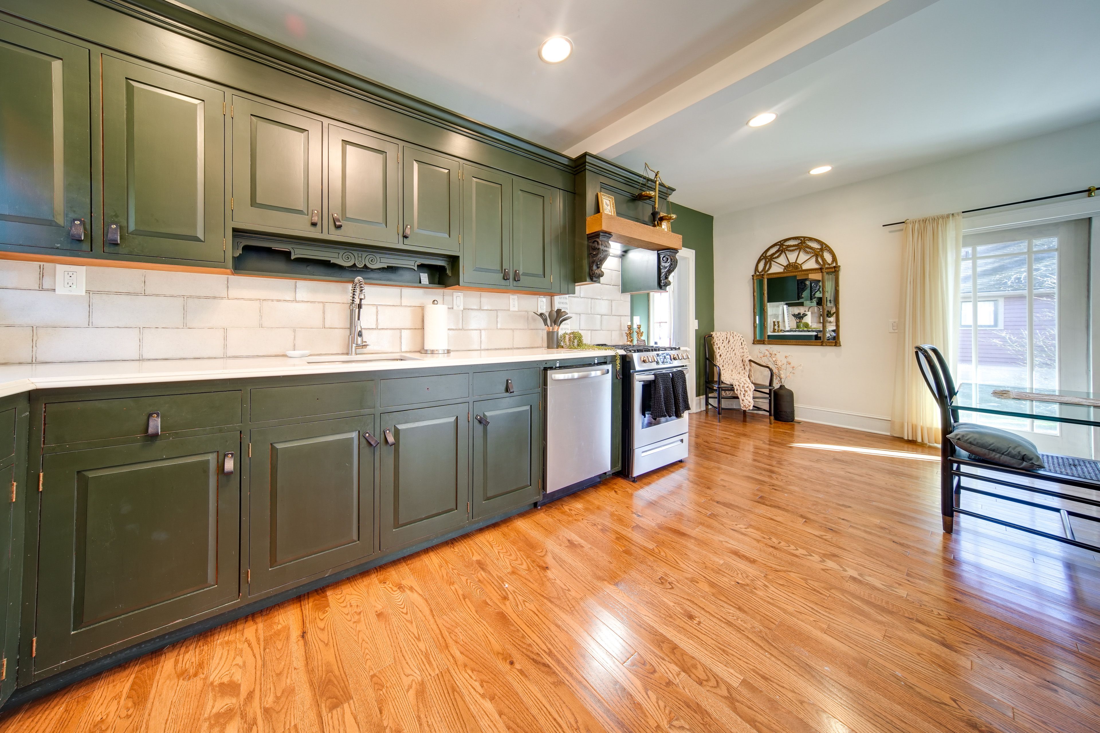 Kitchen | Dishwasher | Coffee Maker