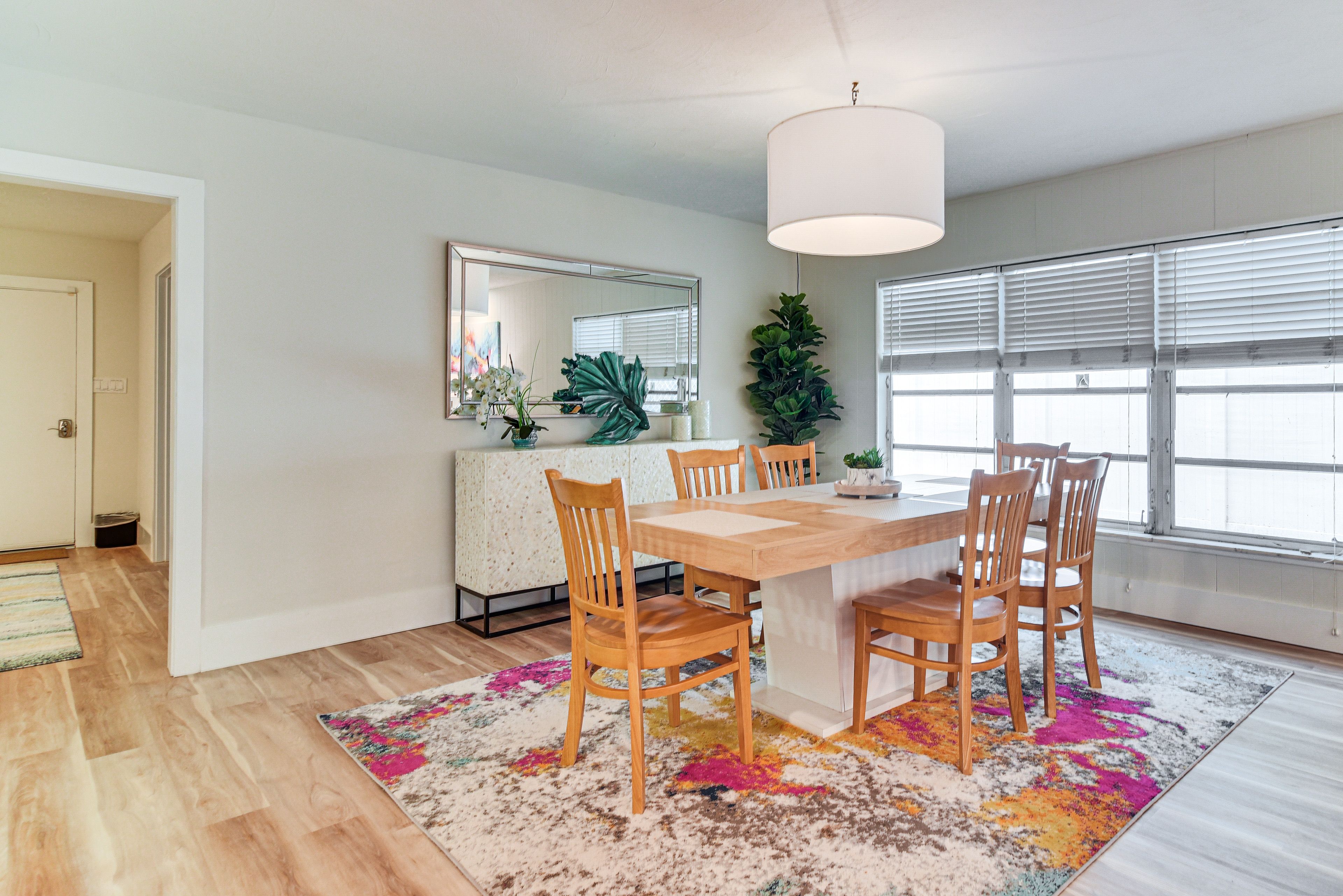Dining Area | Dishes & Flatware Provided