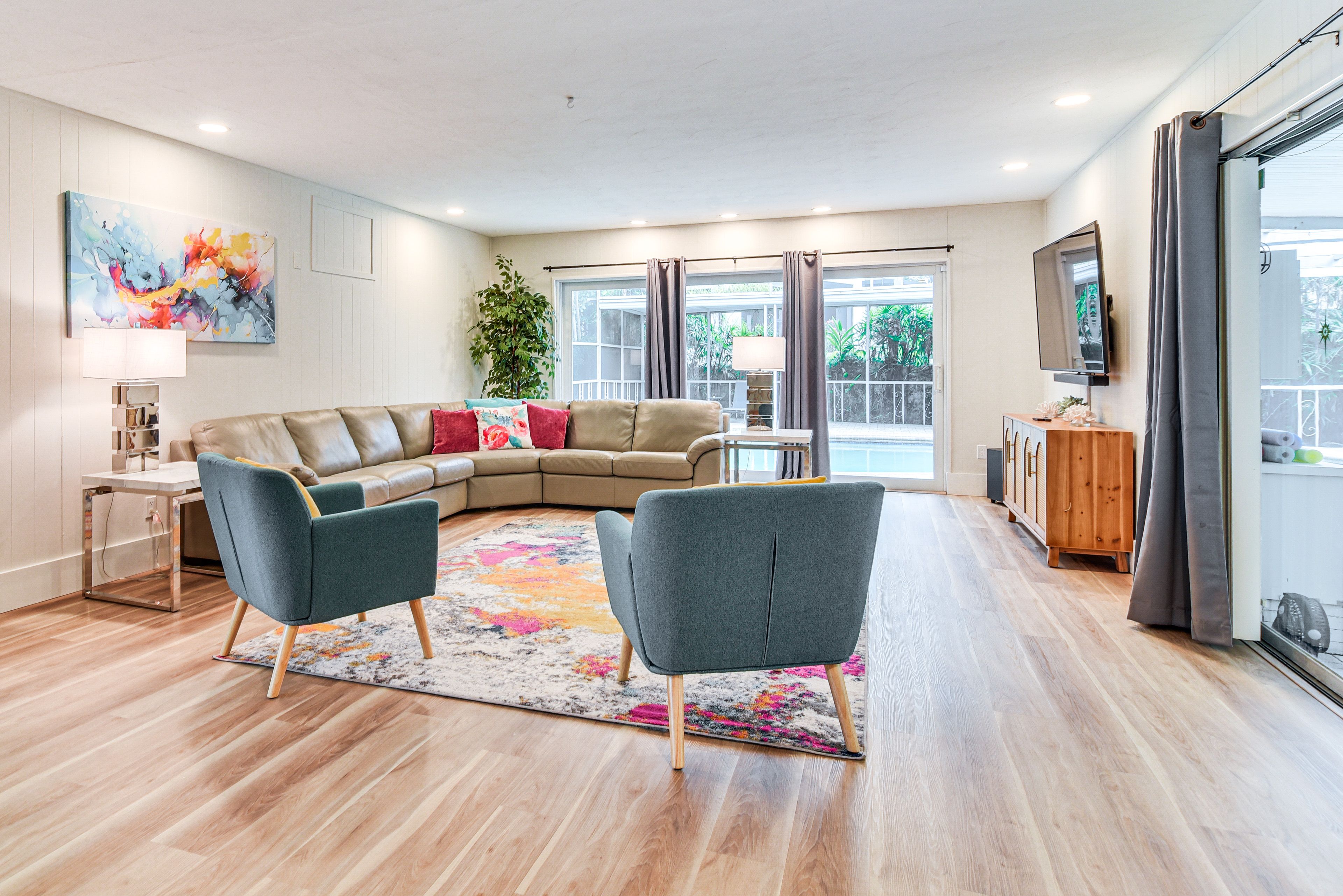Living Room | Central A/C & Heating | Queen Sleeper Sofa | Smart TV
