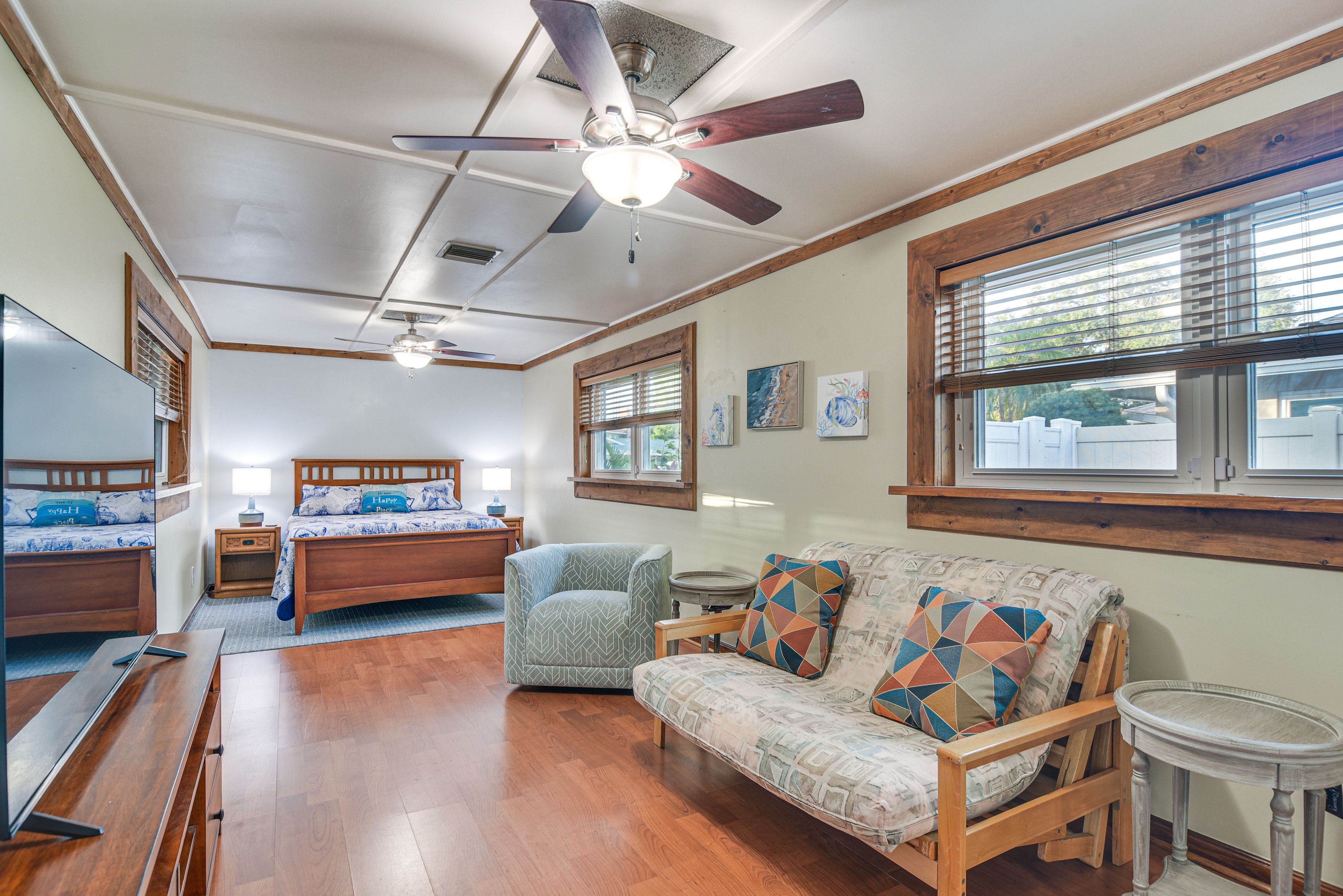 Bedroom 2 | Queen Bed | Smart TV