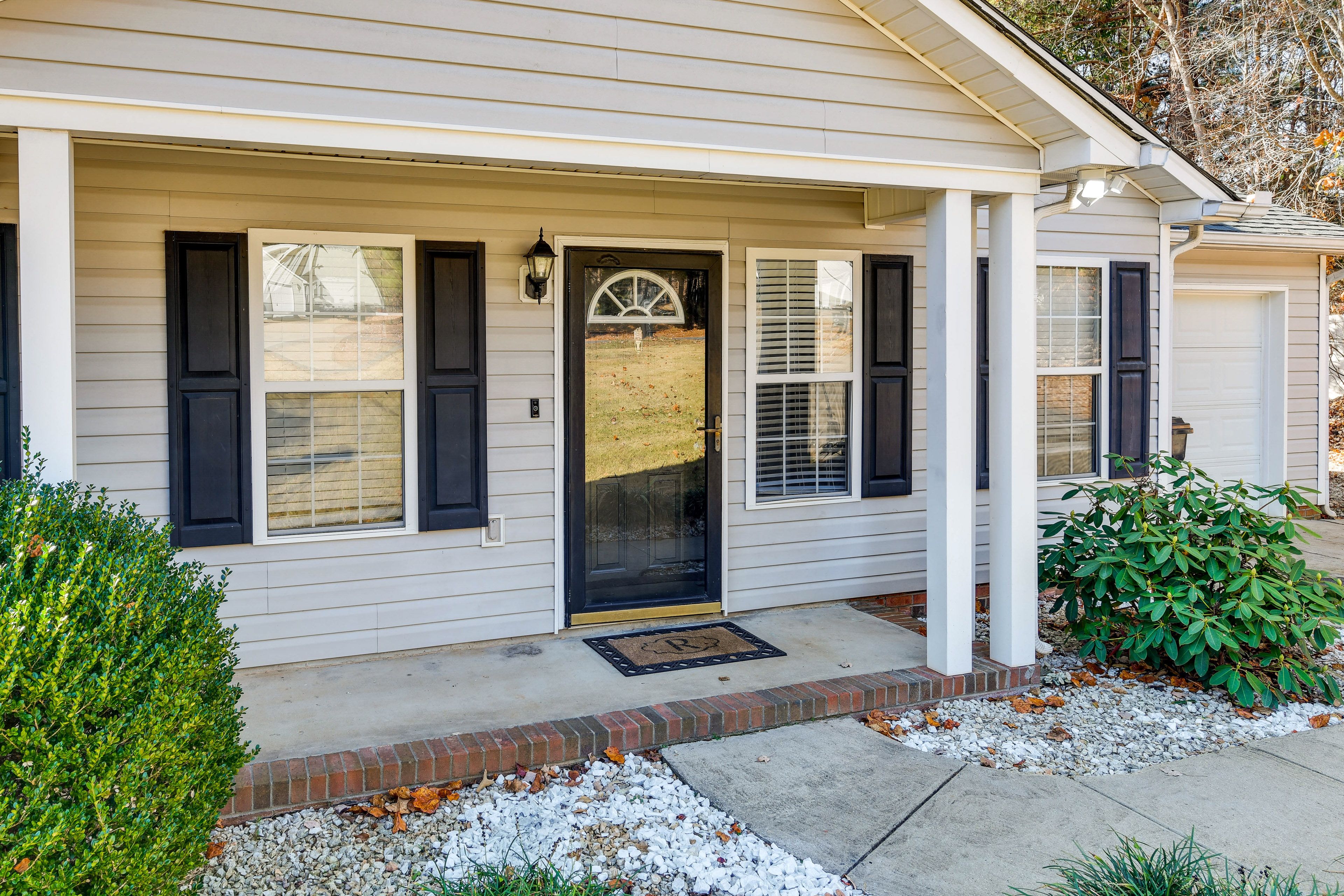 Property Entrance | Driveway Parking (4 Vehicles) | RV/Trailer Parking