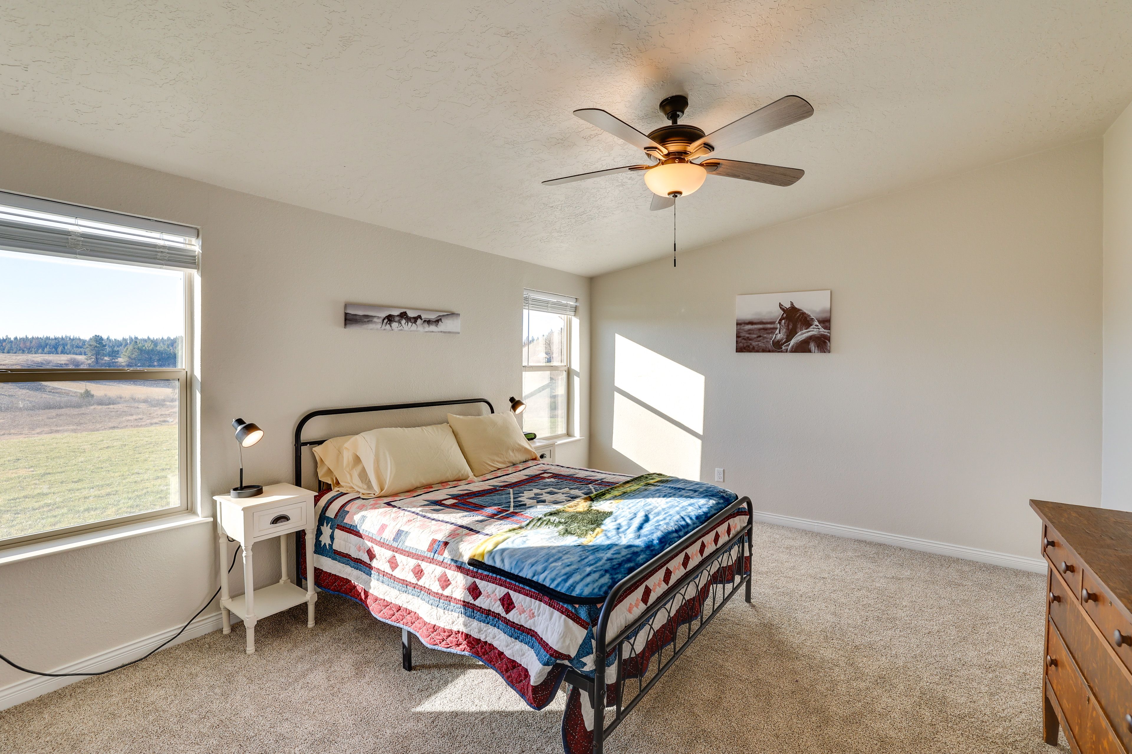 Bedroom 1 | Queen Bed | Smart TV