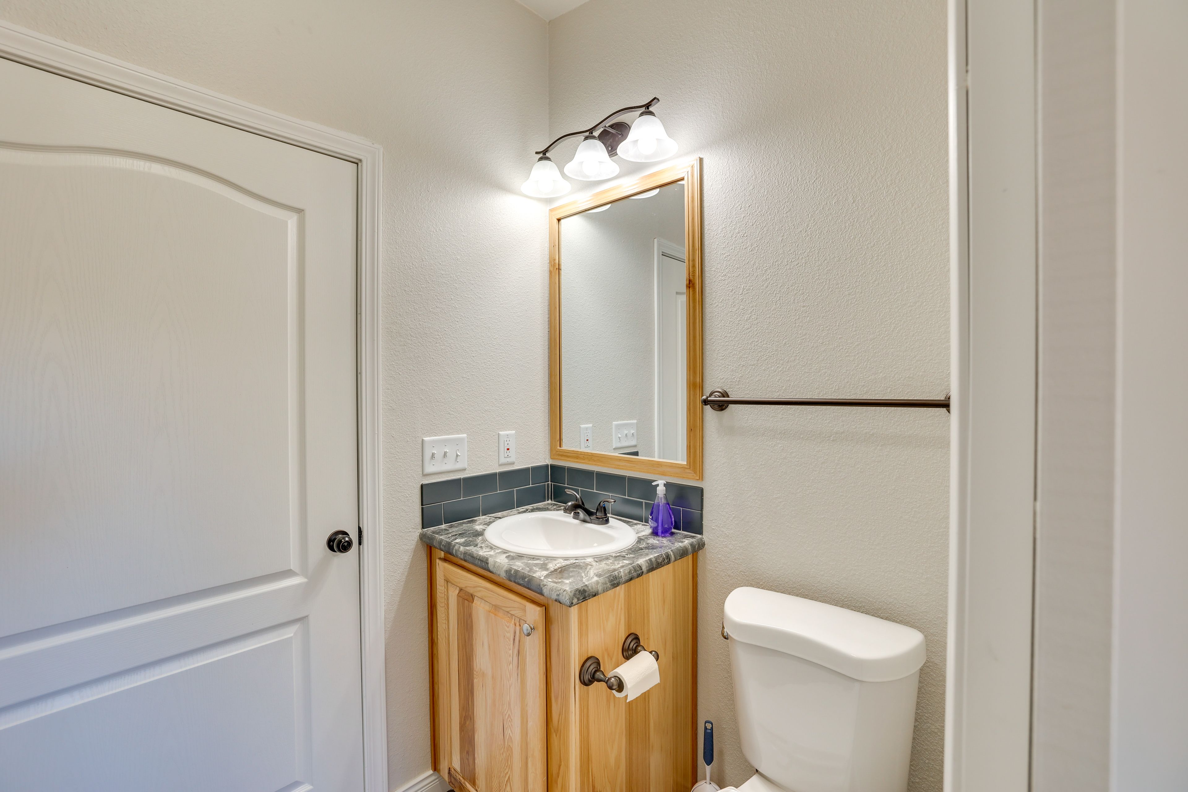 Full Bathroom