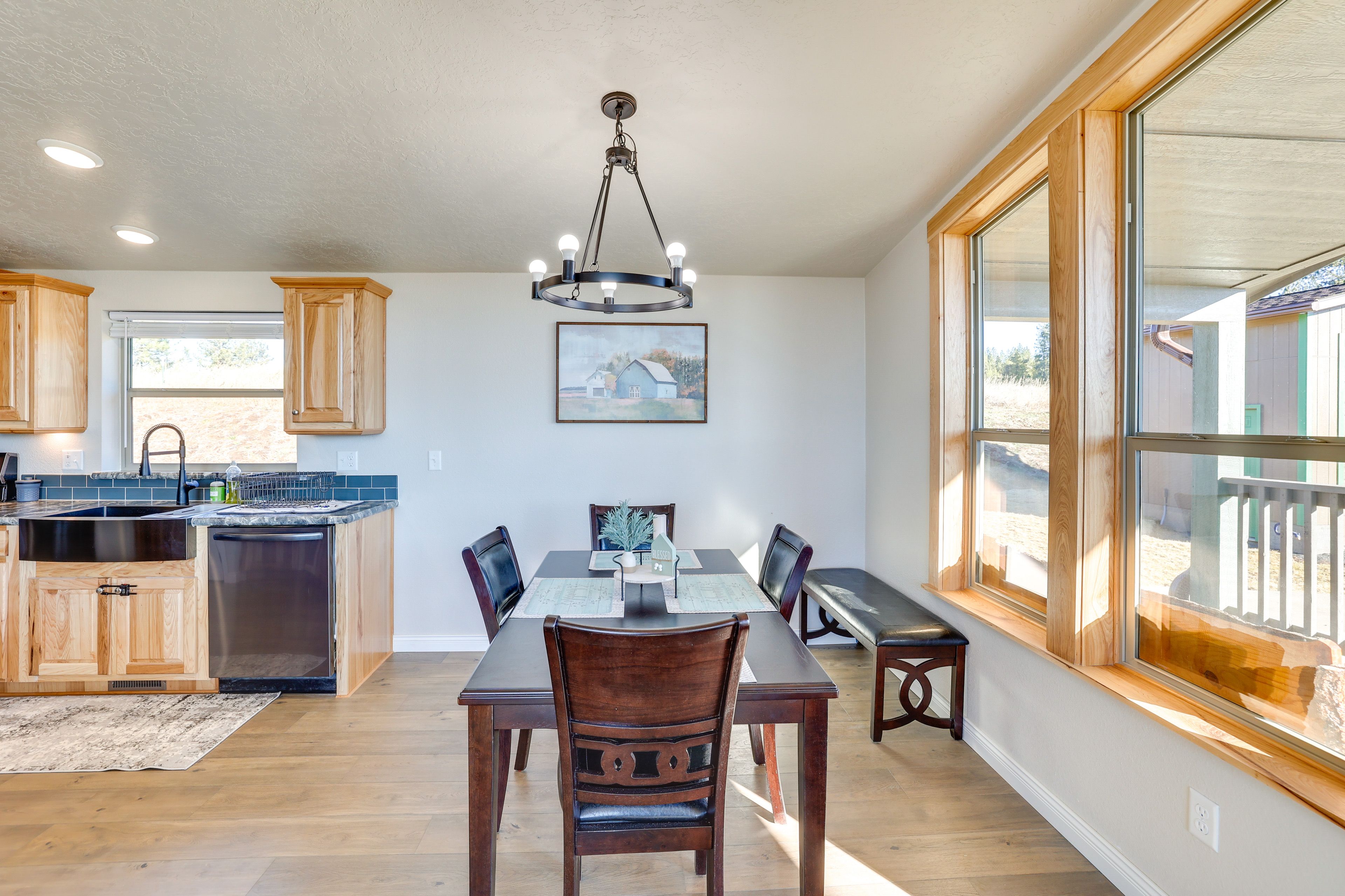 Dining Area | Dishware/Flatware