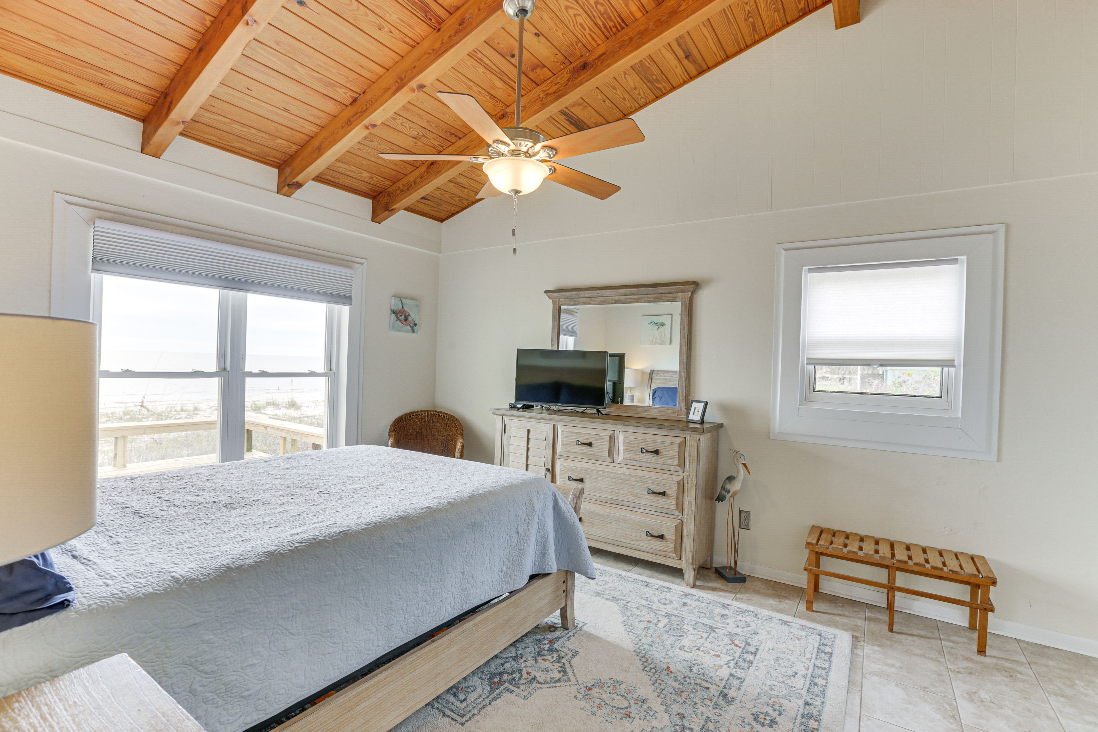 Bedroom 2 | Queen Bed