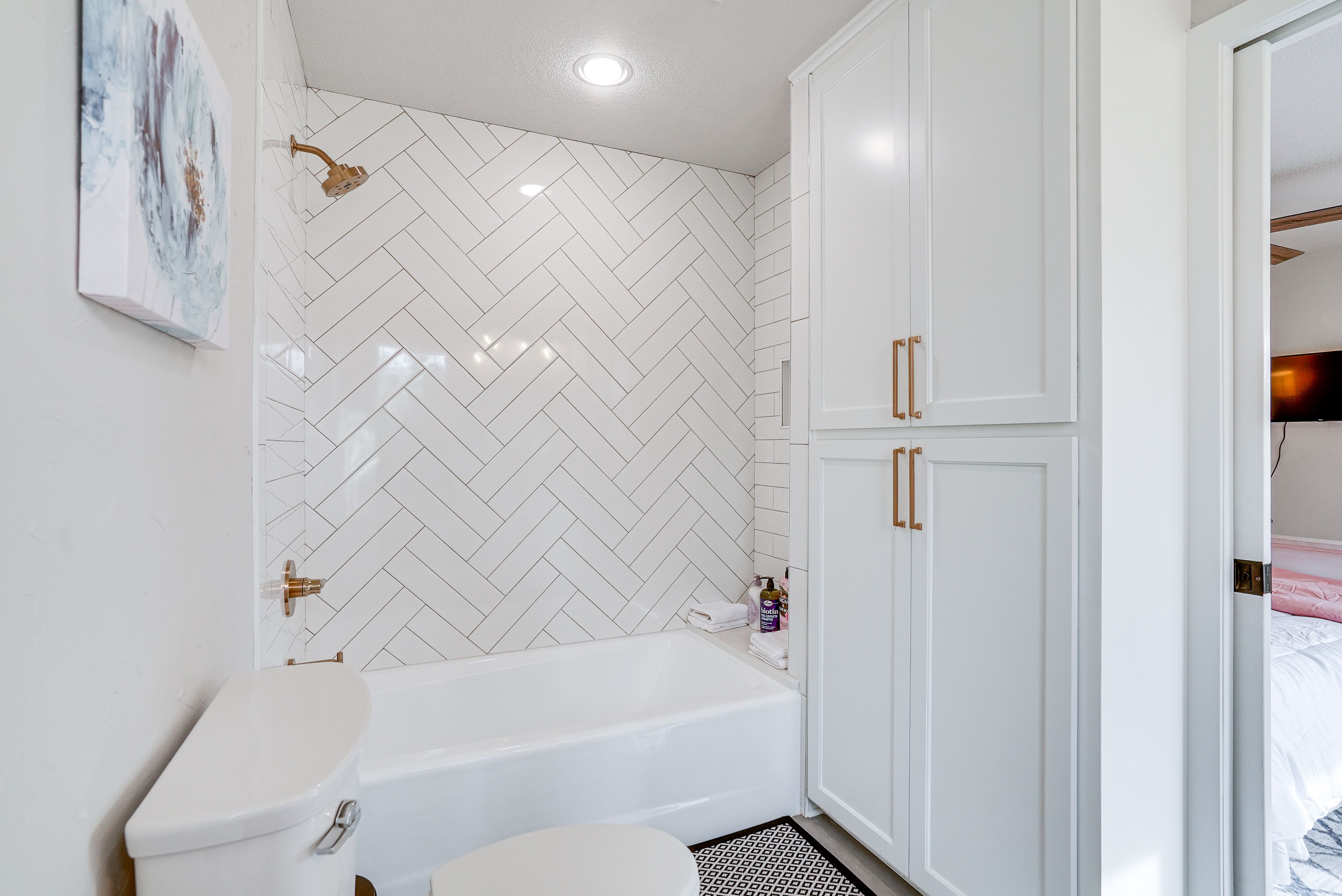 En-Suite Bathroom | Access via Bedroom 2 | Towels Provided