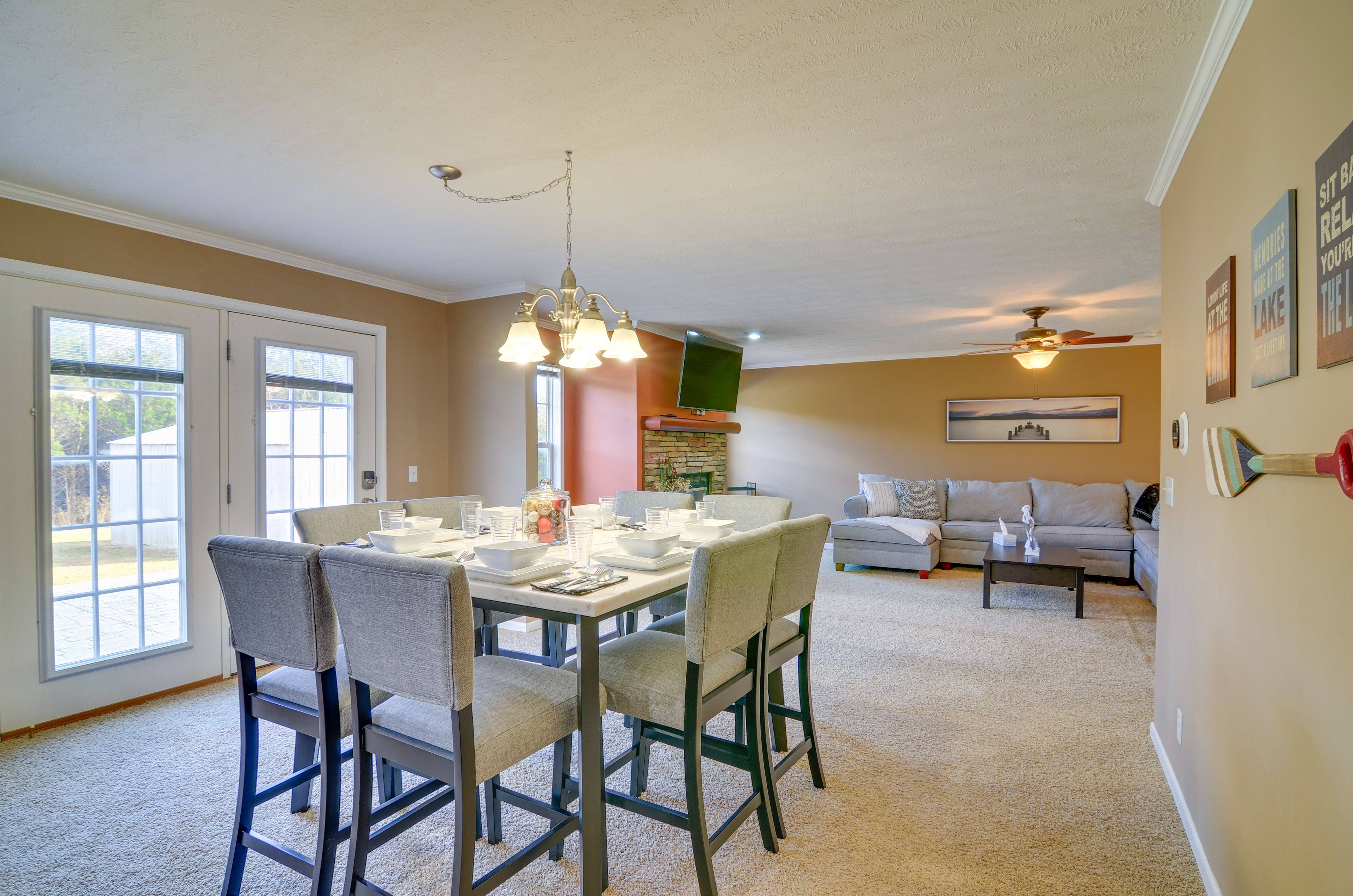 Dining Area | Dishware & Flatware