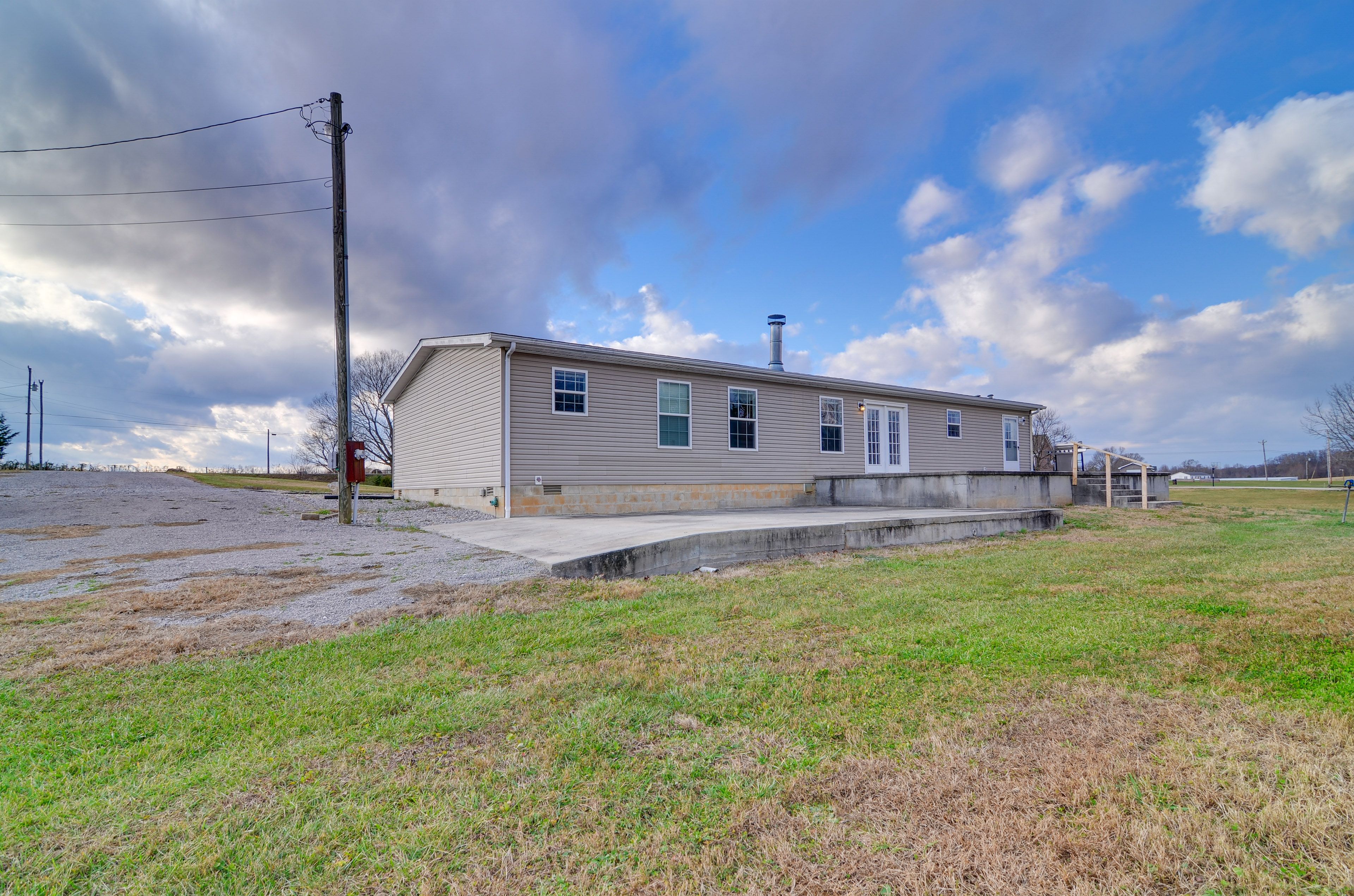 Parking | Concrete Pad (RV, Trailer & Boat Parking)