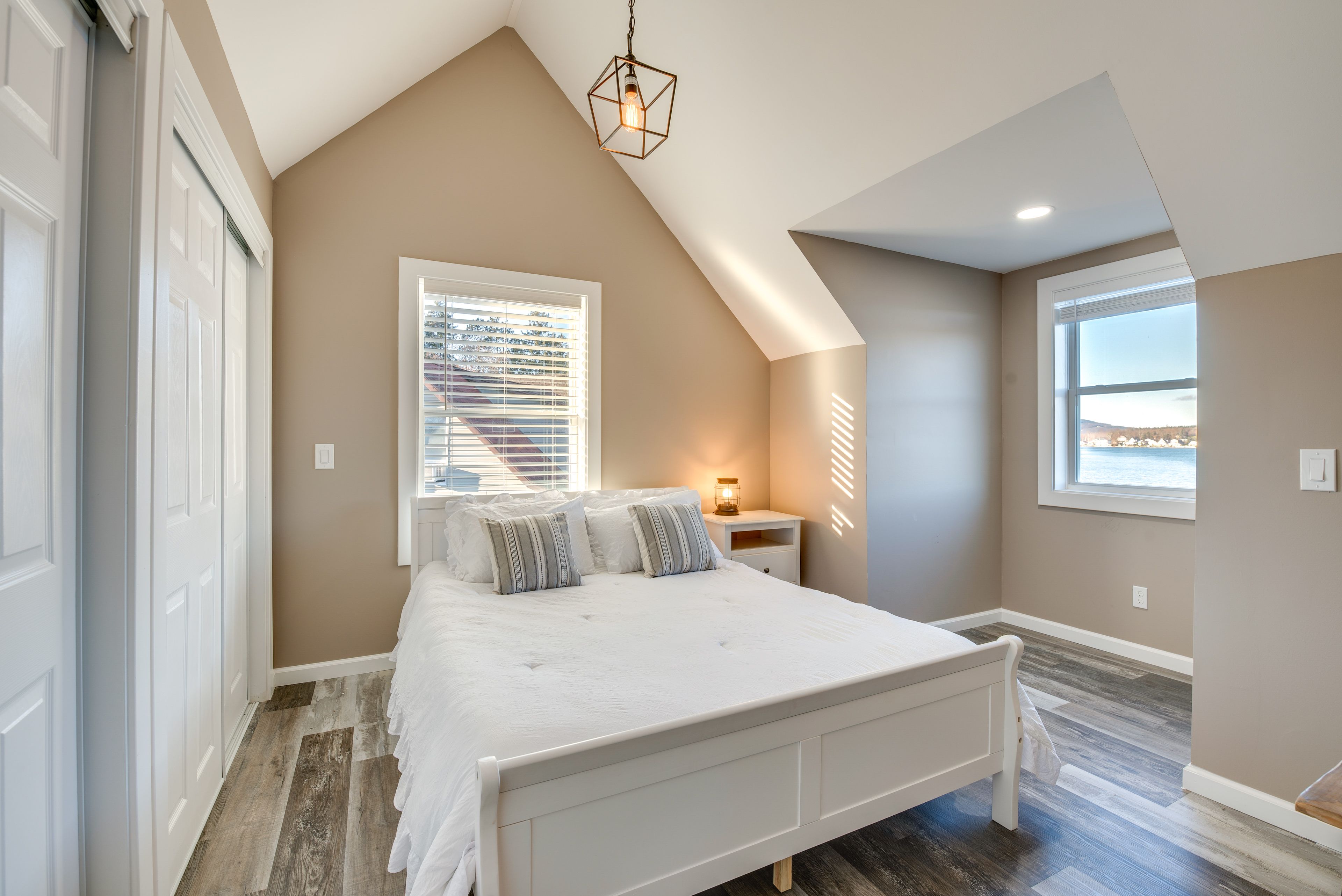 Bedroom 3 | Queen Bed
