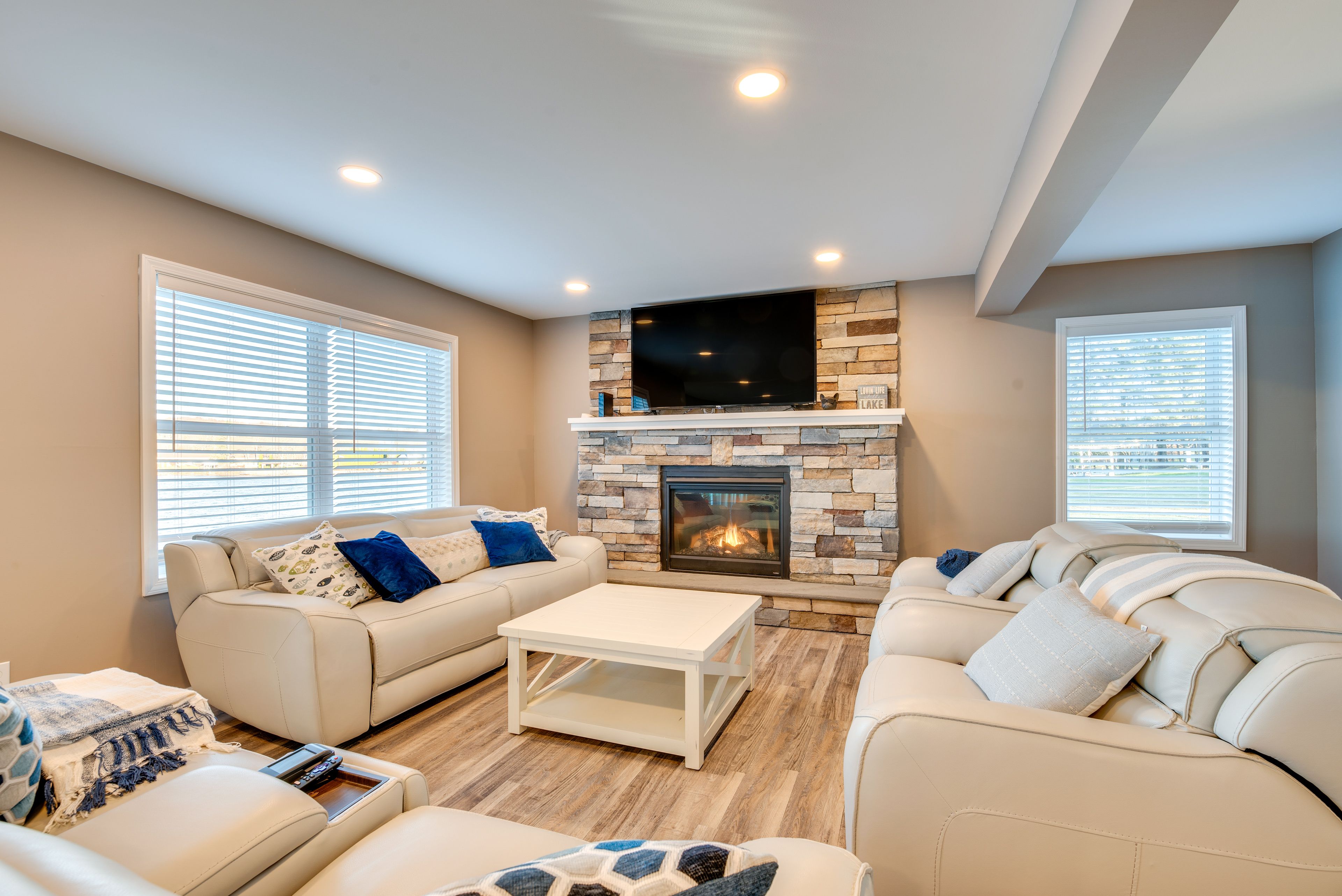 Living Room | Central Heating & A/C | Fireplace | Board Games & Books