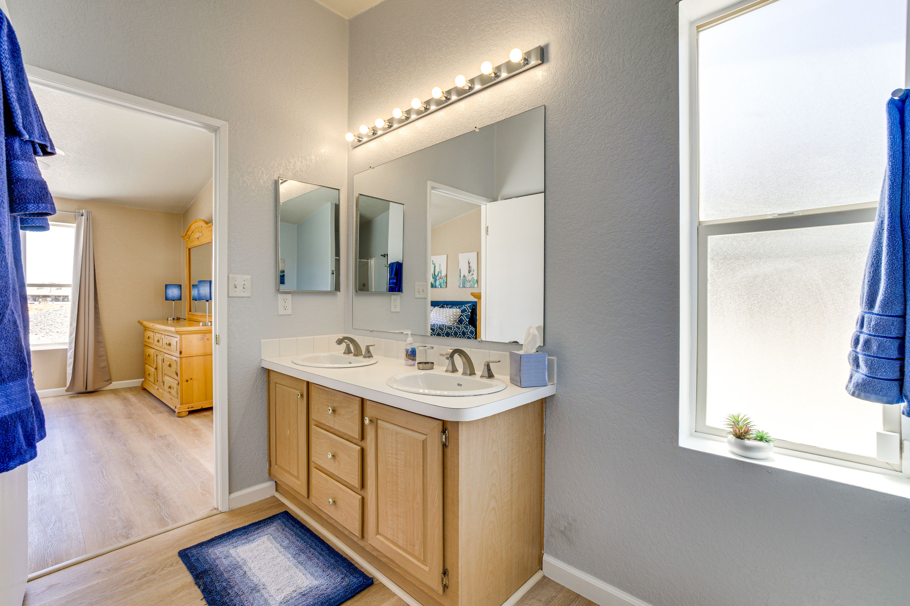 En-Suite Bathroom | Towels Provided | Hair Dryer