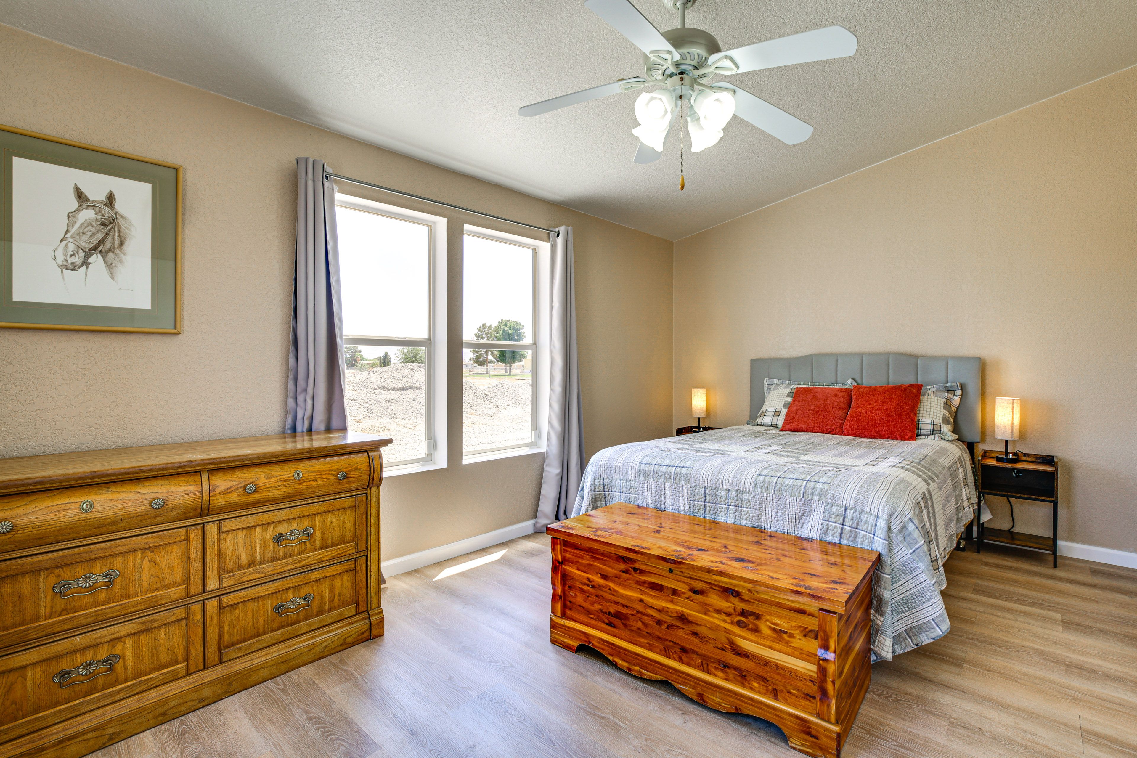 Bedroom 2 | Queen Bed