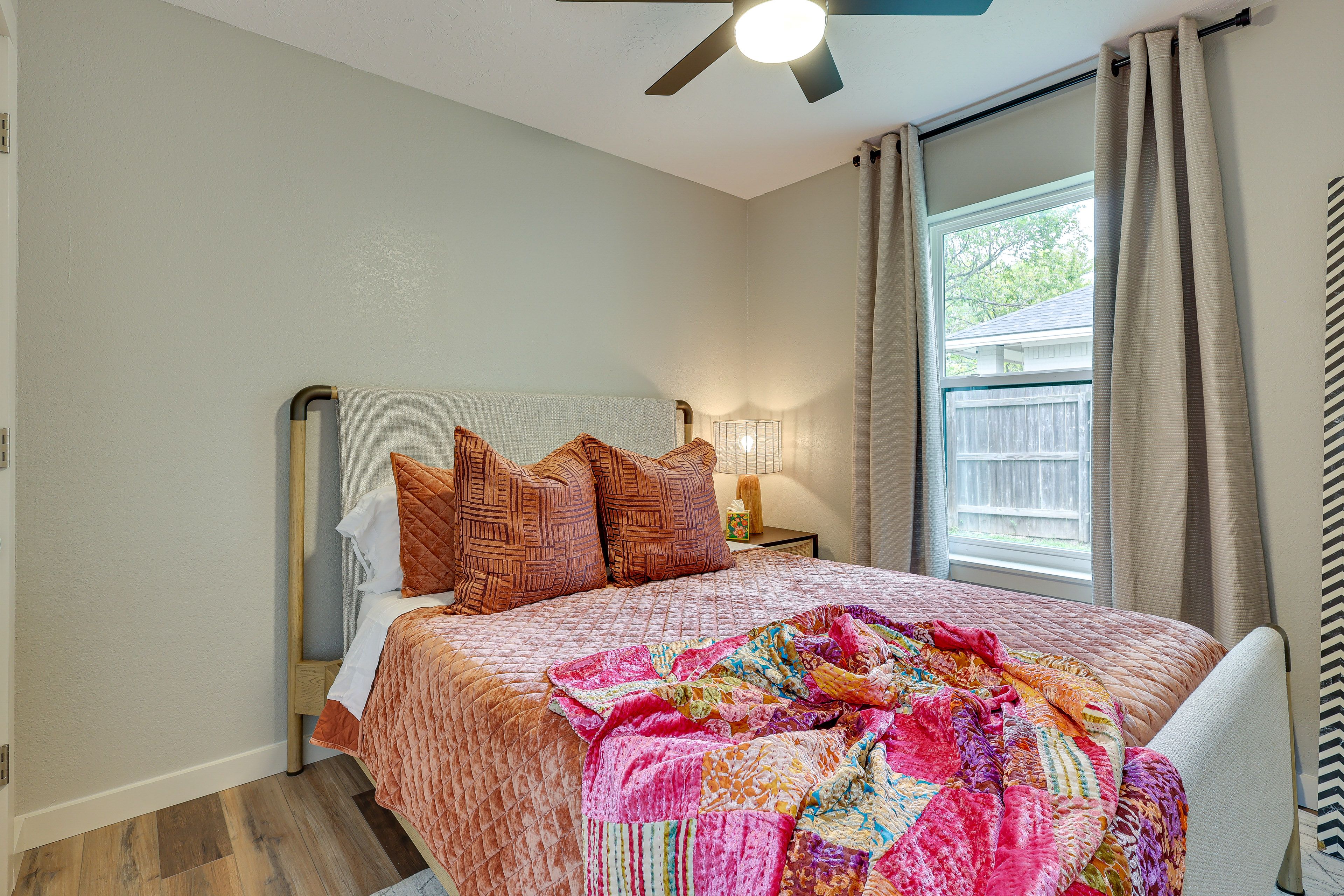 Bedroom 2 | Queen Bed