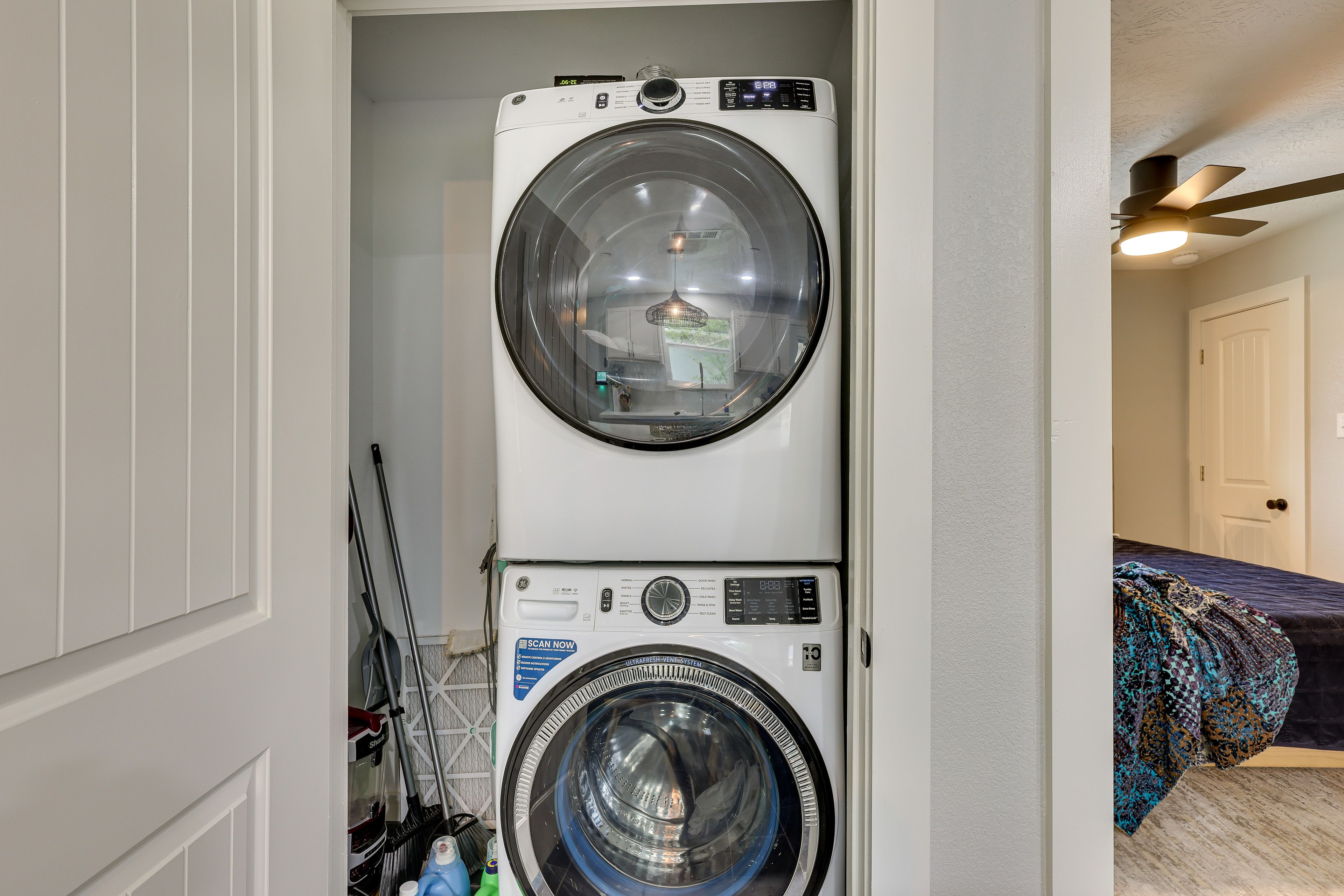 Laundry Area | Detergent Provided