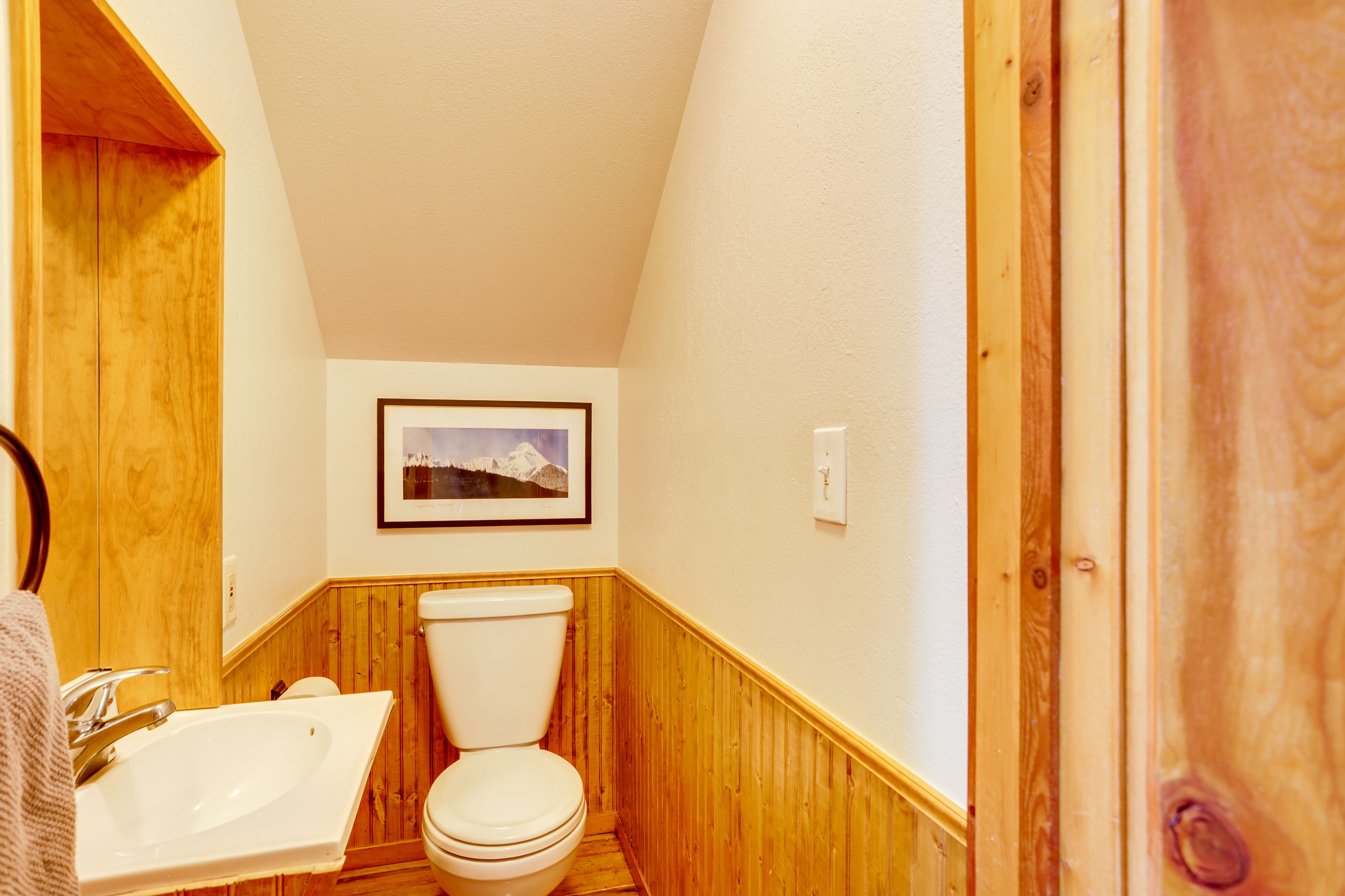 Half Bathroom | Main Level