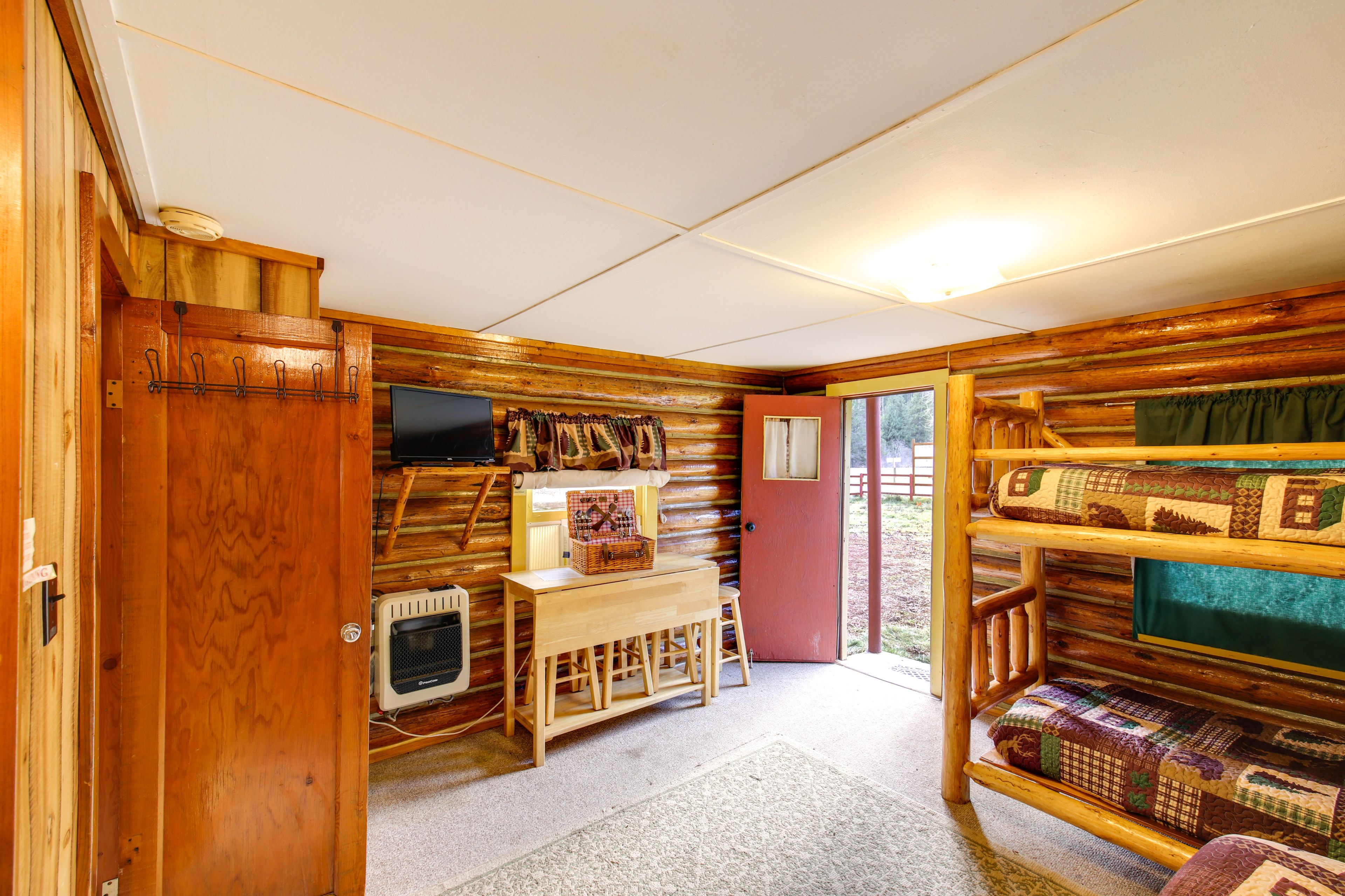 Studio | Window A/C Unit | Electric Heating
