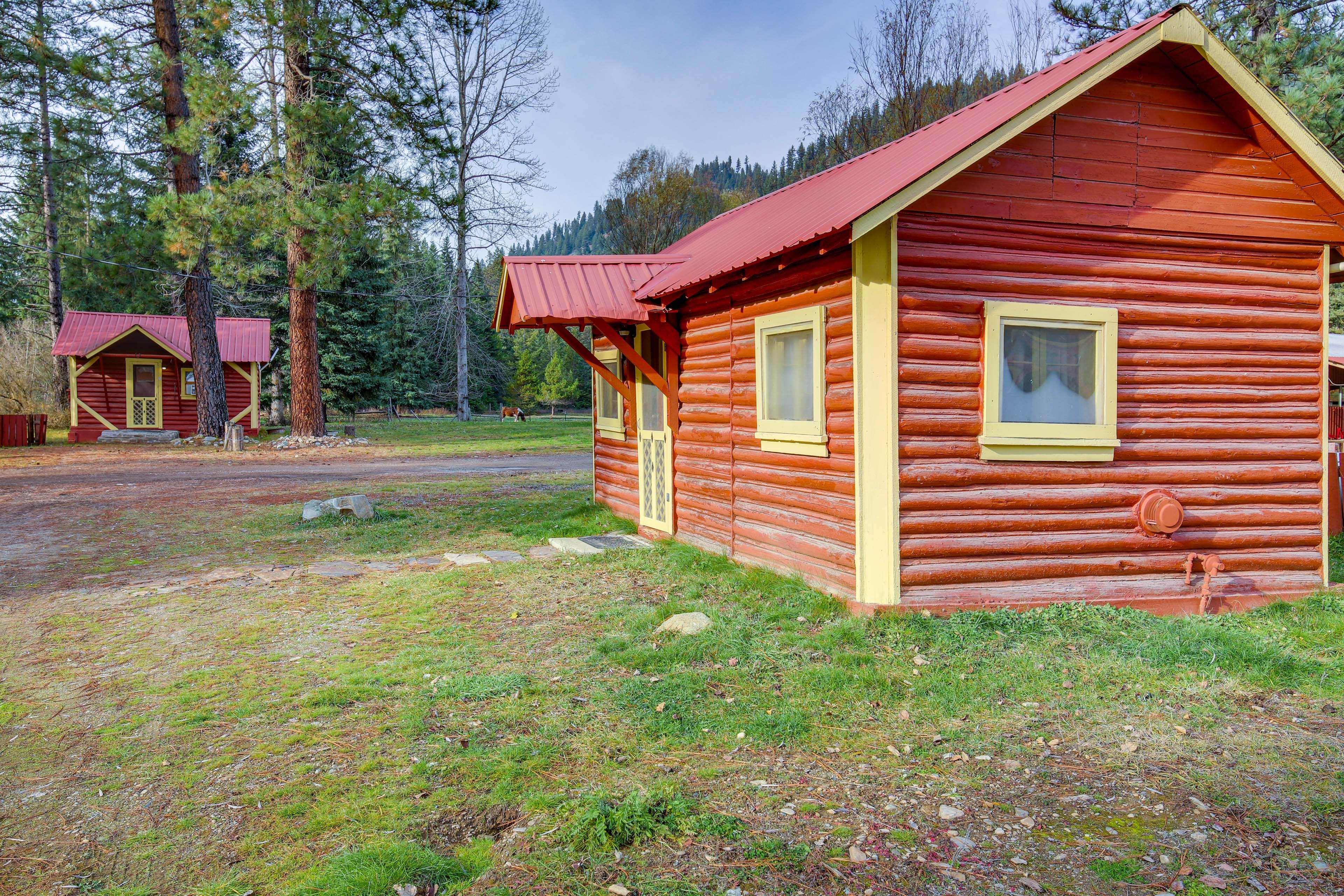 Parking | Driveway (2 Vehicles) | RV/Trailer Parking