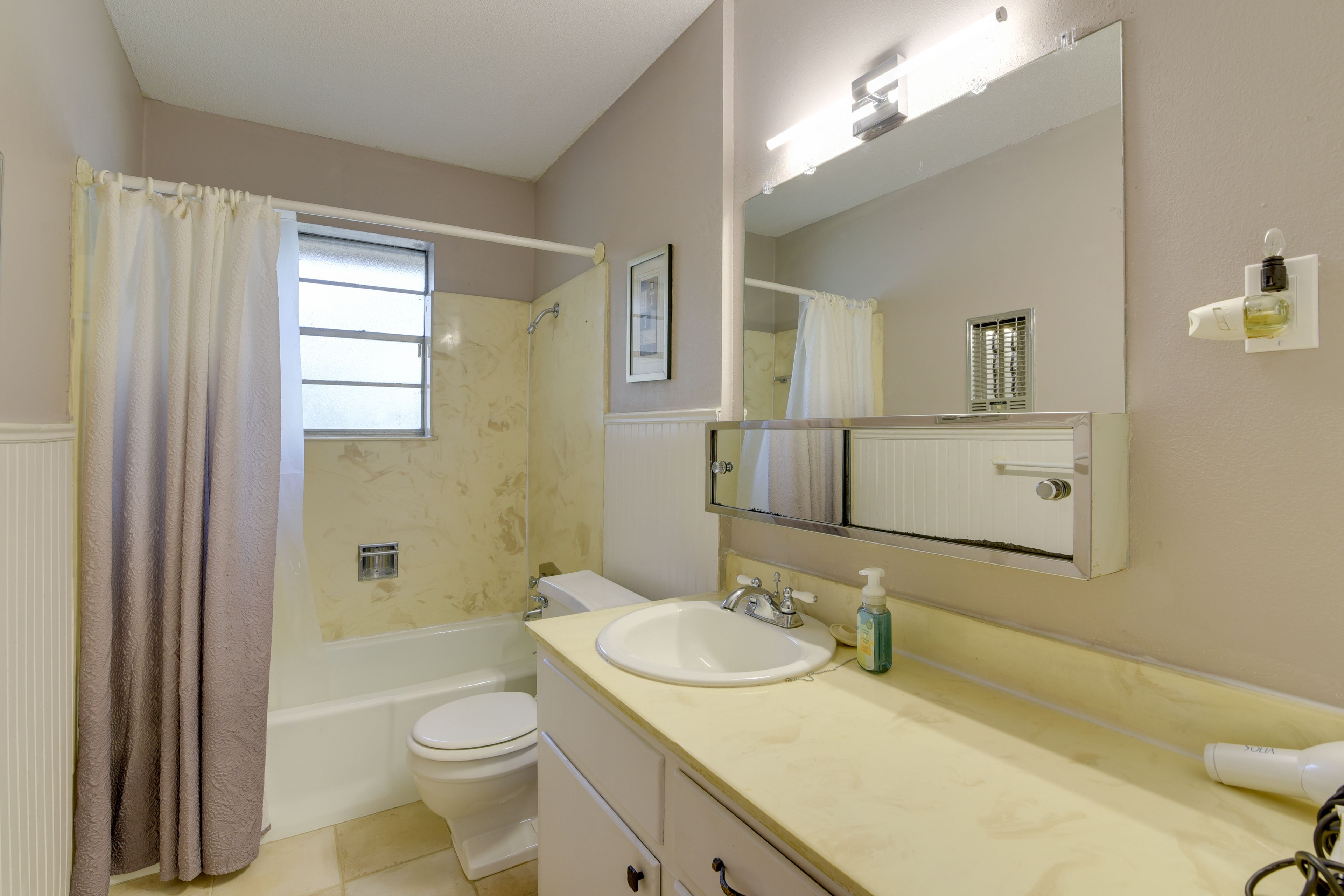 Full Bathroom