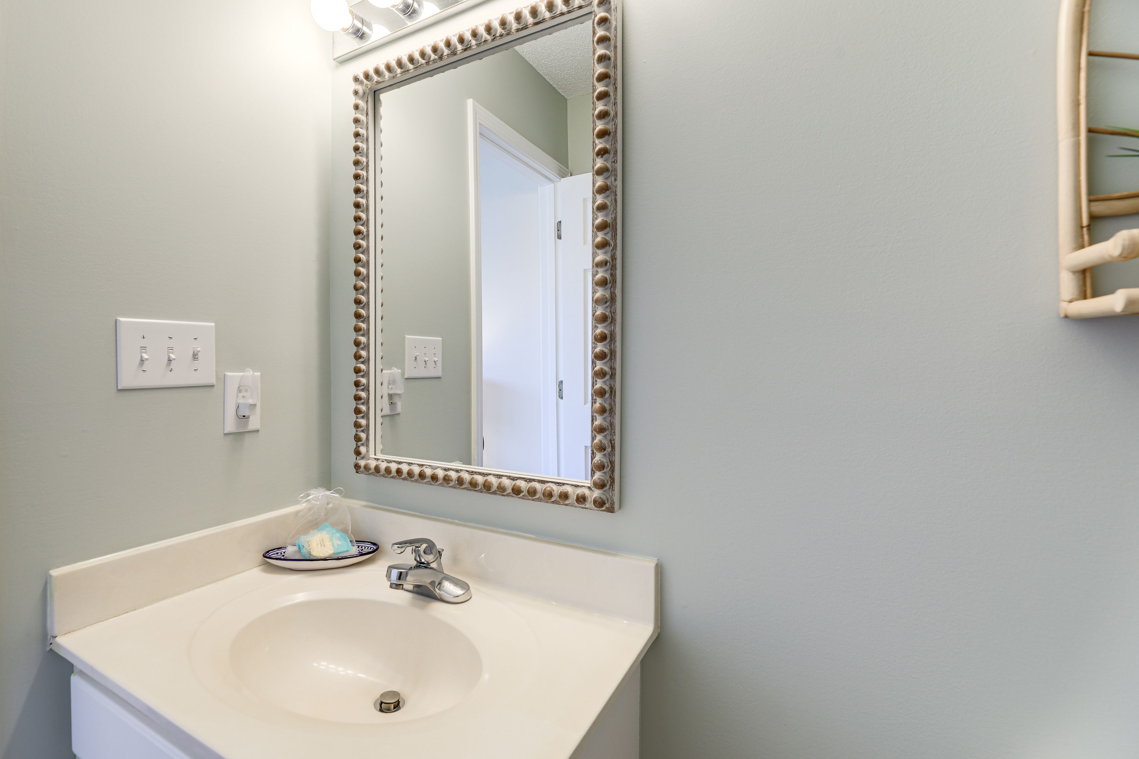 Half Bathroom | 1st Floor