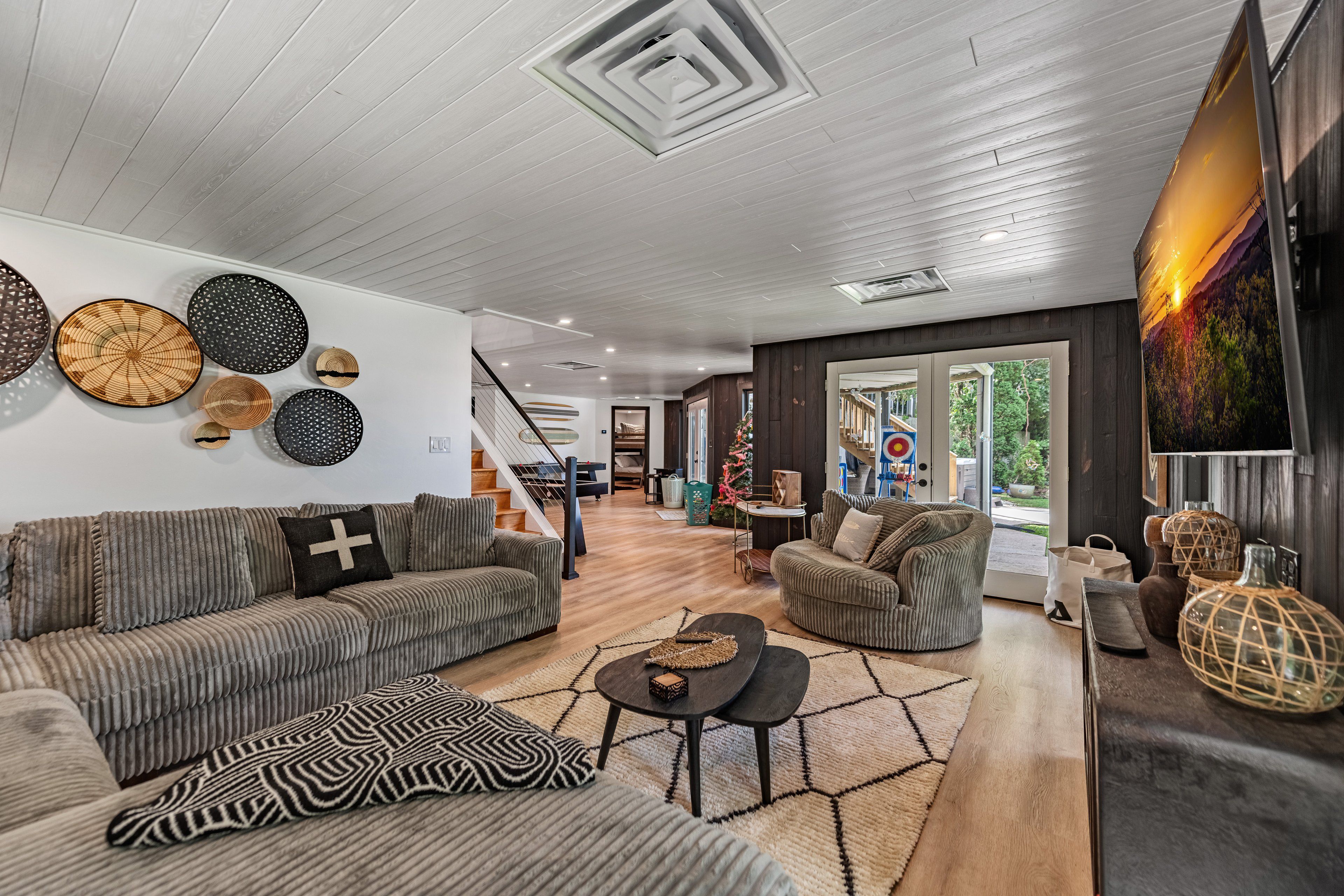Game Room | Smart TV | Air Hockey | Shuffleboard Table