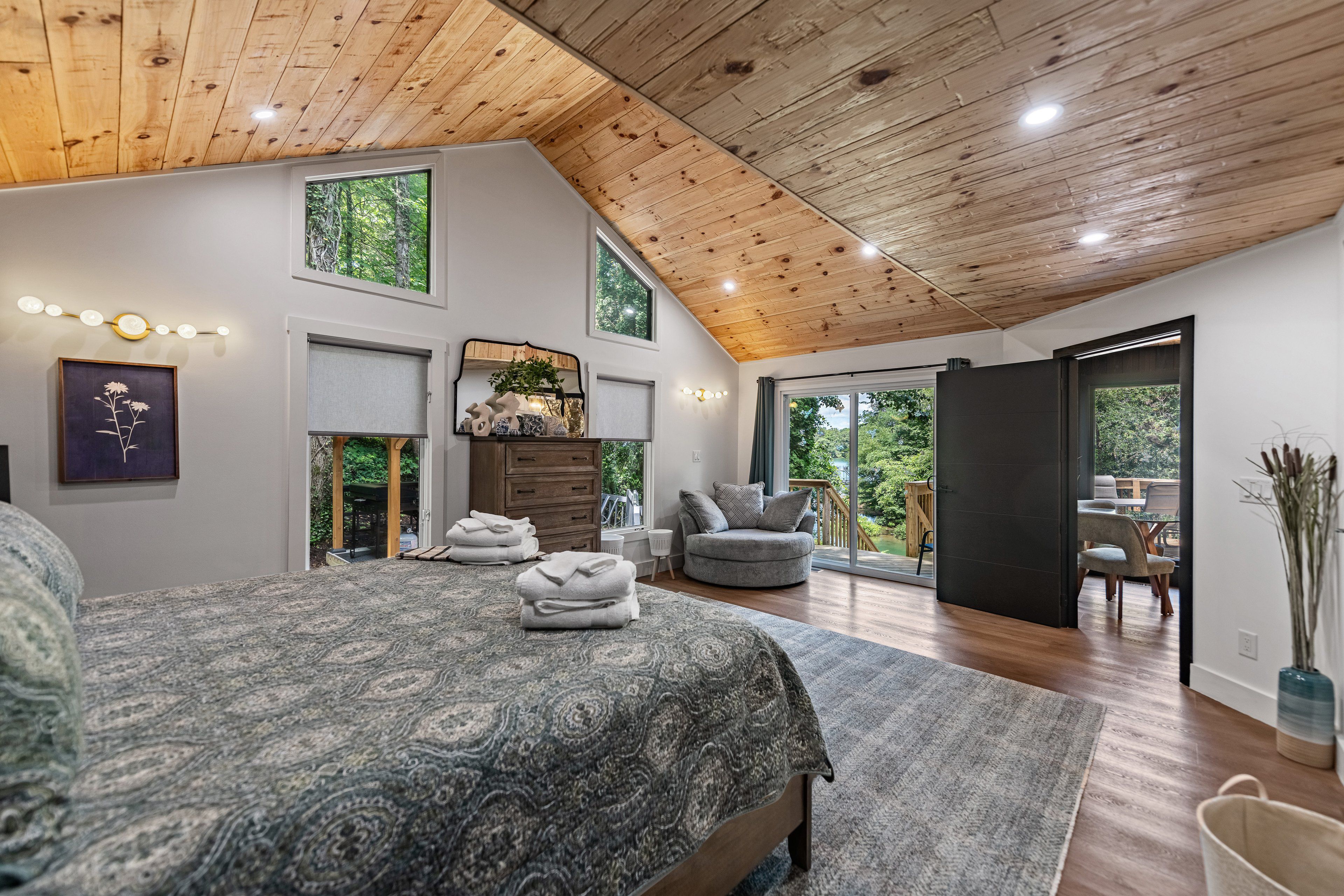 Bedroom 1 | King Bed | Linens & Towels Provided | En-Suite Bathroom | Main Level