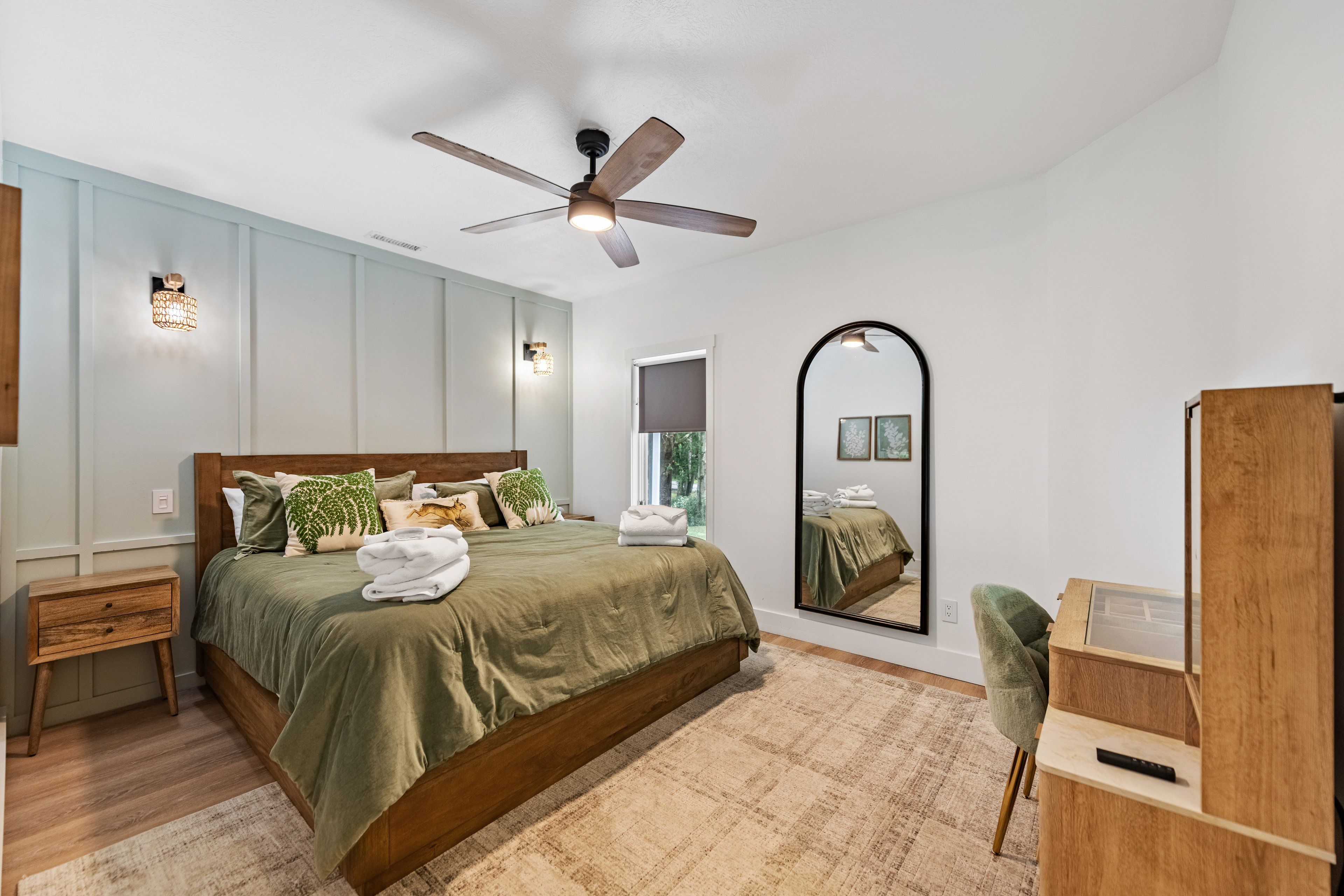 Bedroom 2 | King Bed | Lower Level