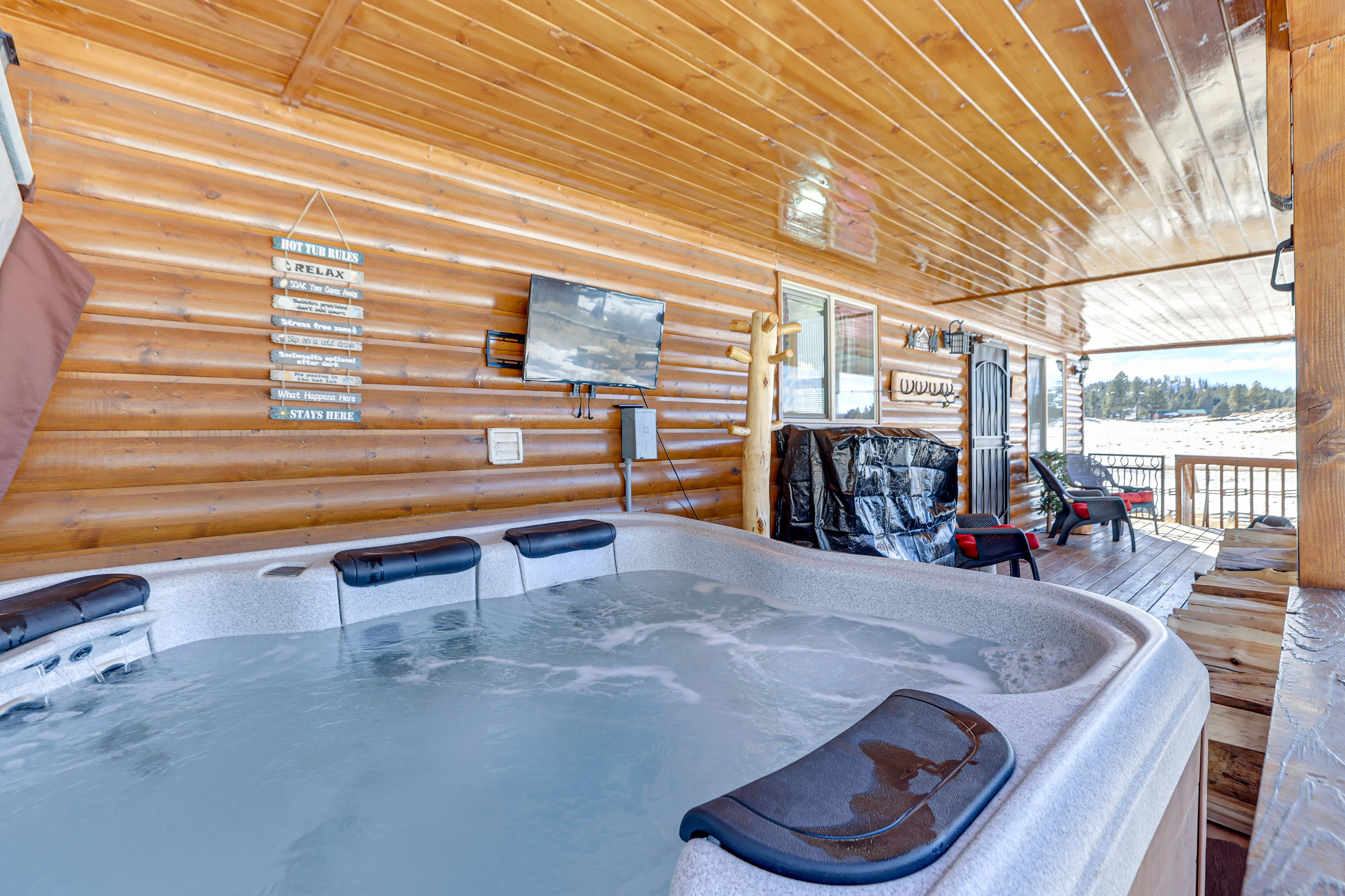Deck | Hot Tub