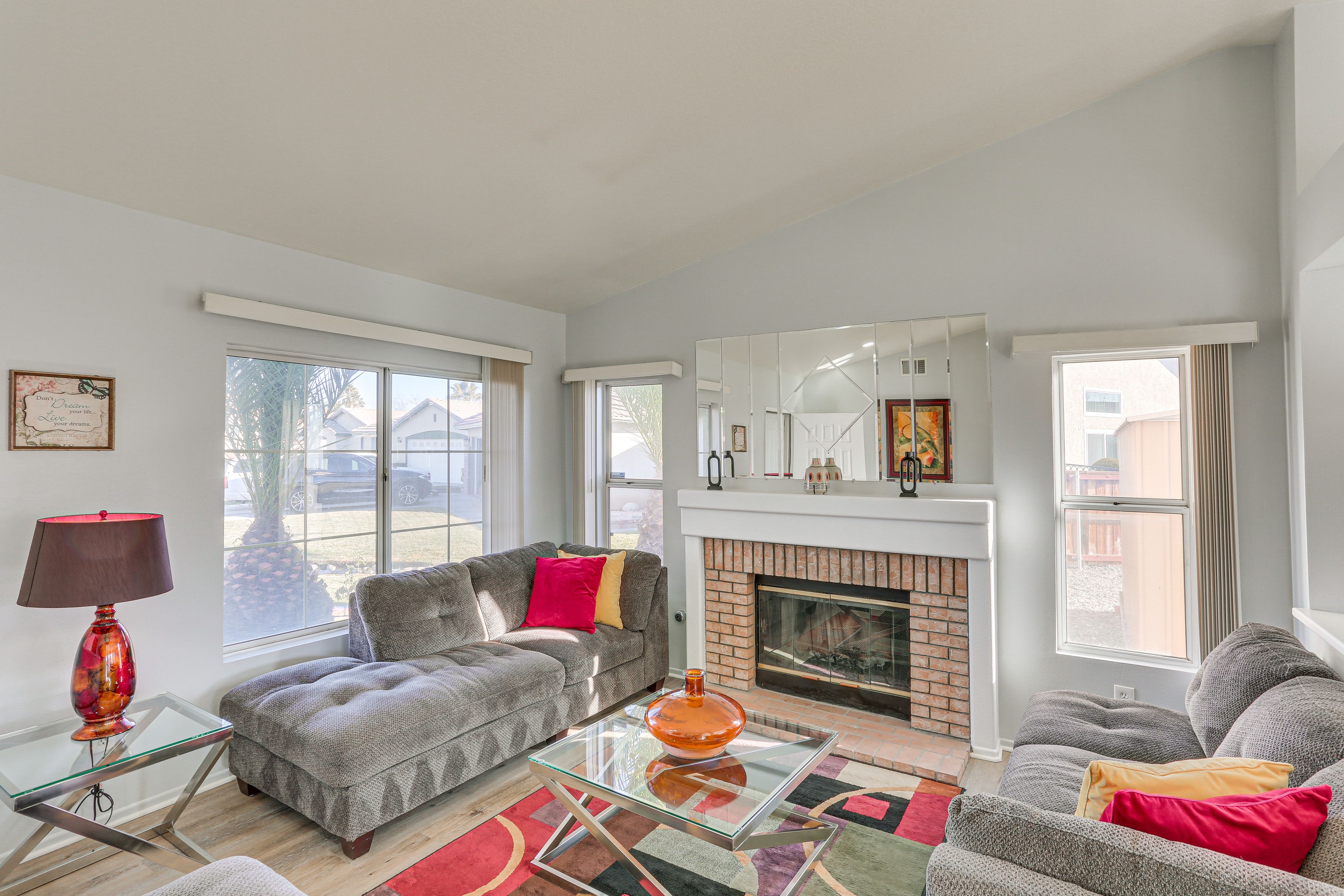 Living Room | Gas Fireplace