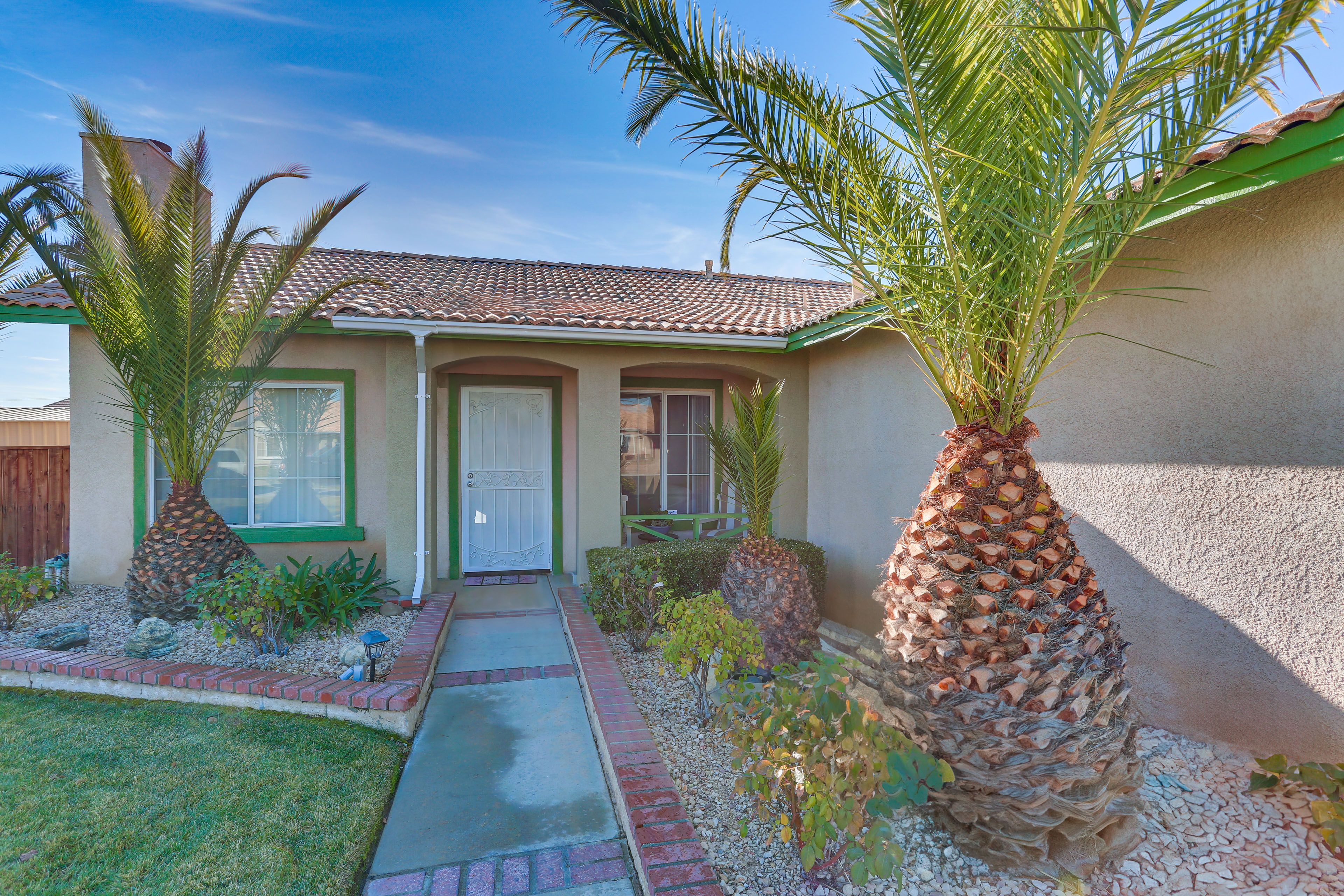 Home Exterior | Single Story