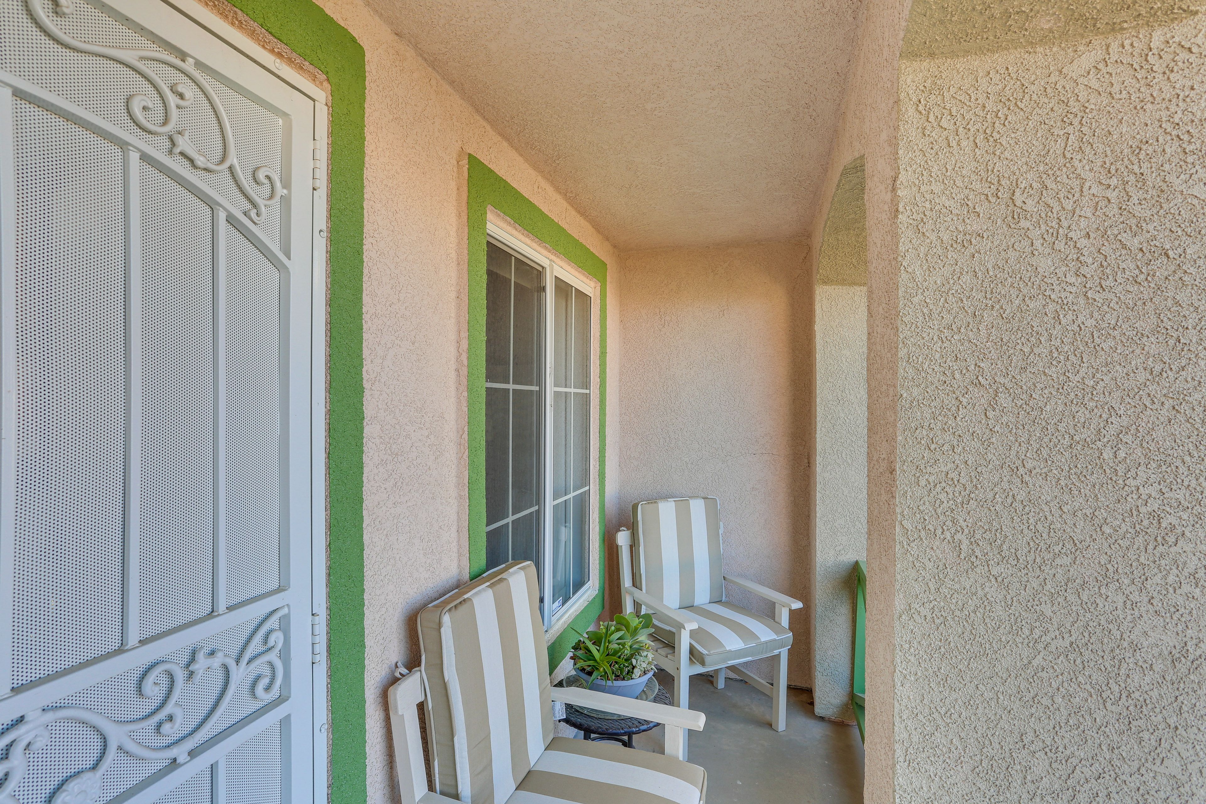 Home Entrance | 1 Exterior Security Camera (Facing Out)