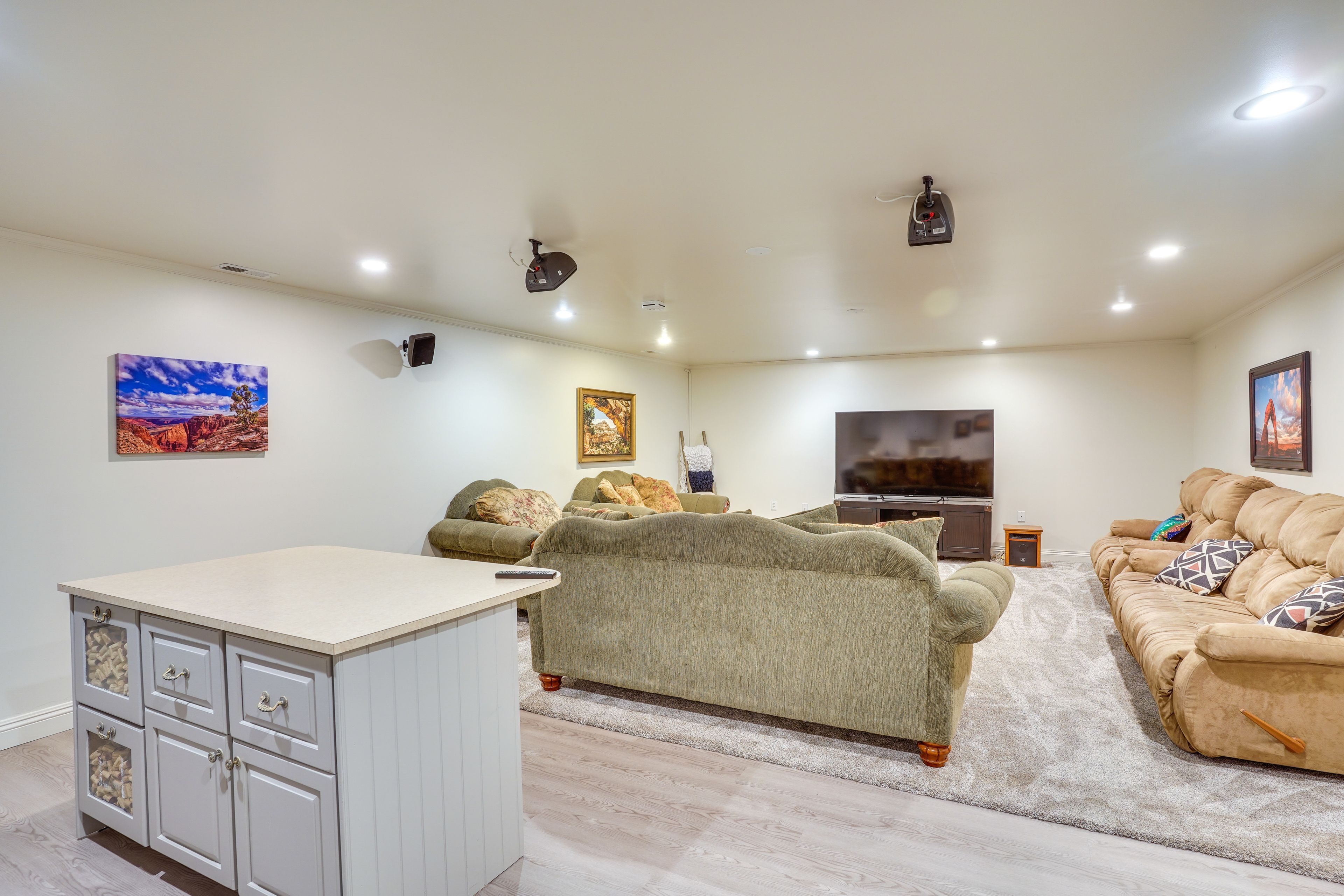 Basement Living Room | Kitchenette | Smart TV